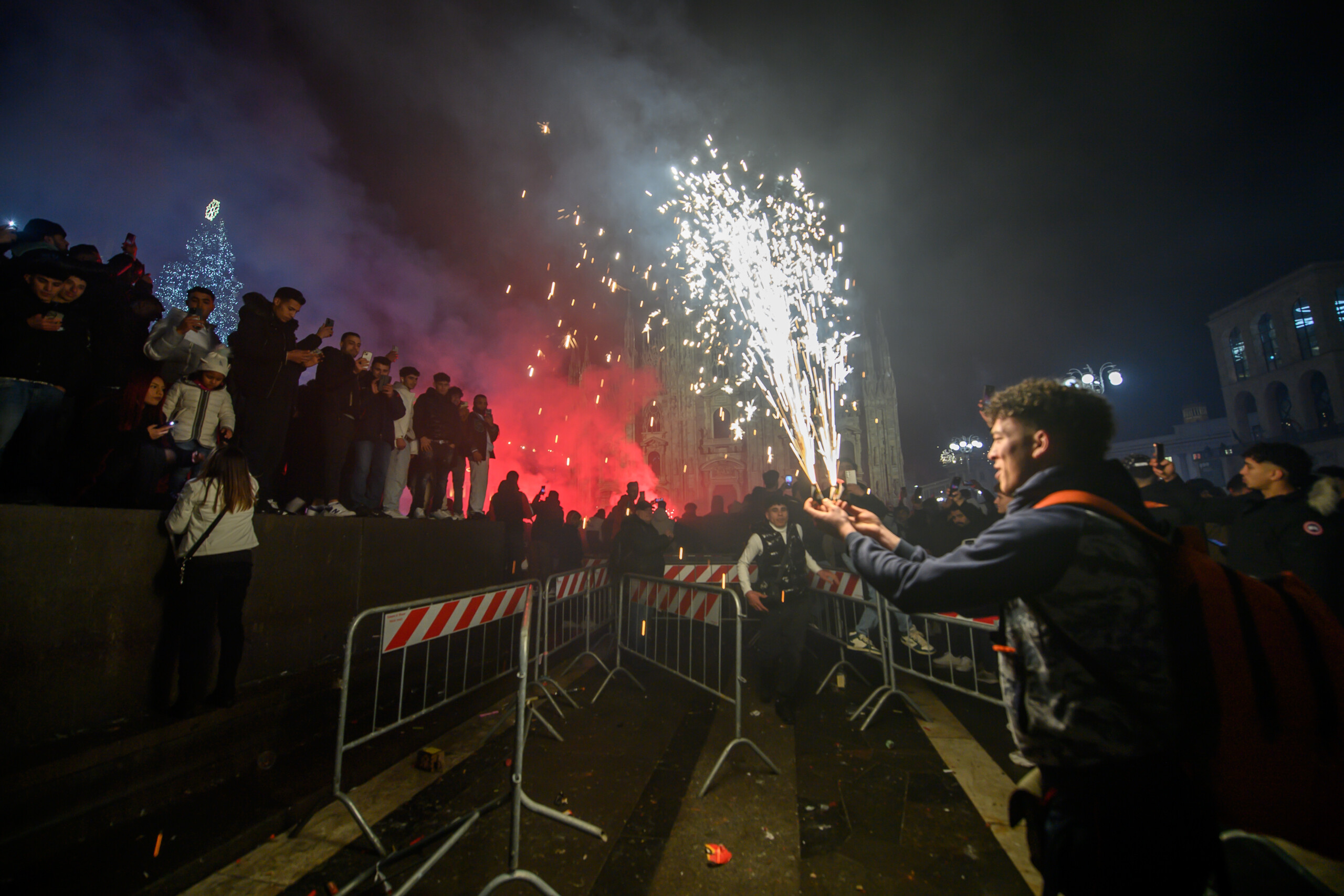 new years eve violence in milan 20 year old belgian woman terrified and overwhelmed by a flood of men scaled