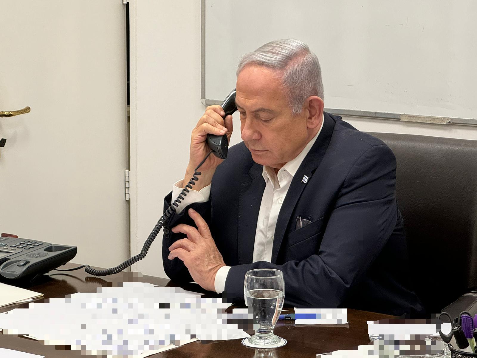 israel netanyahu speaks with liri albags parents its a great day