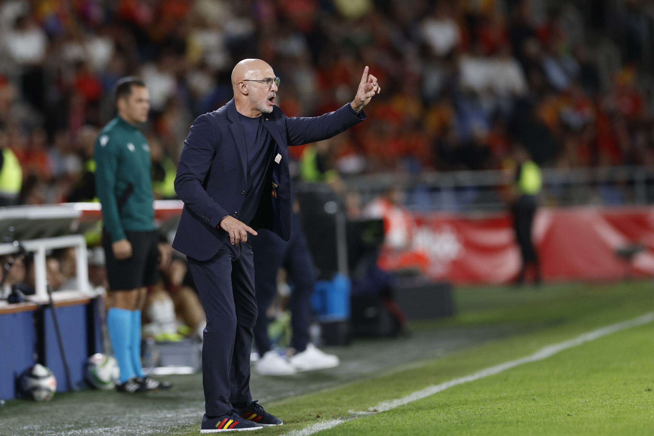 football spain coach de la fuente extends contract until 2028 scaled