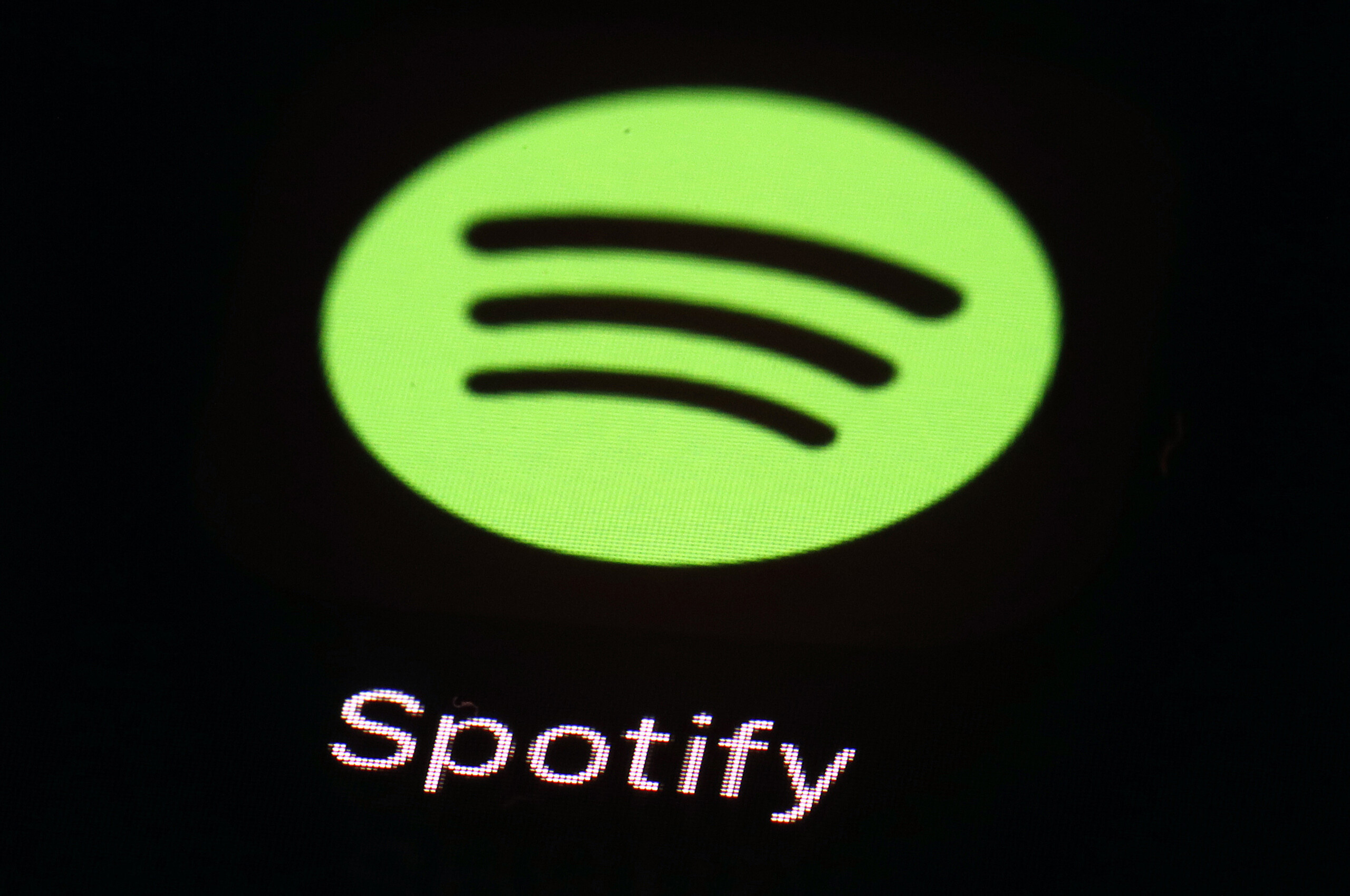 universal and spotify sign multi year rights deal scaled