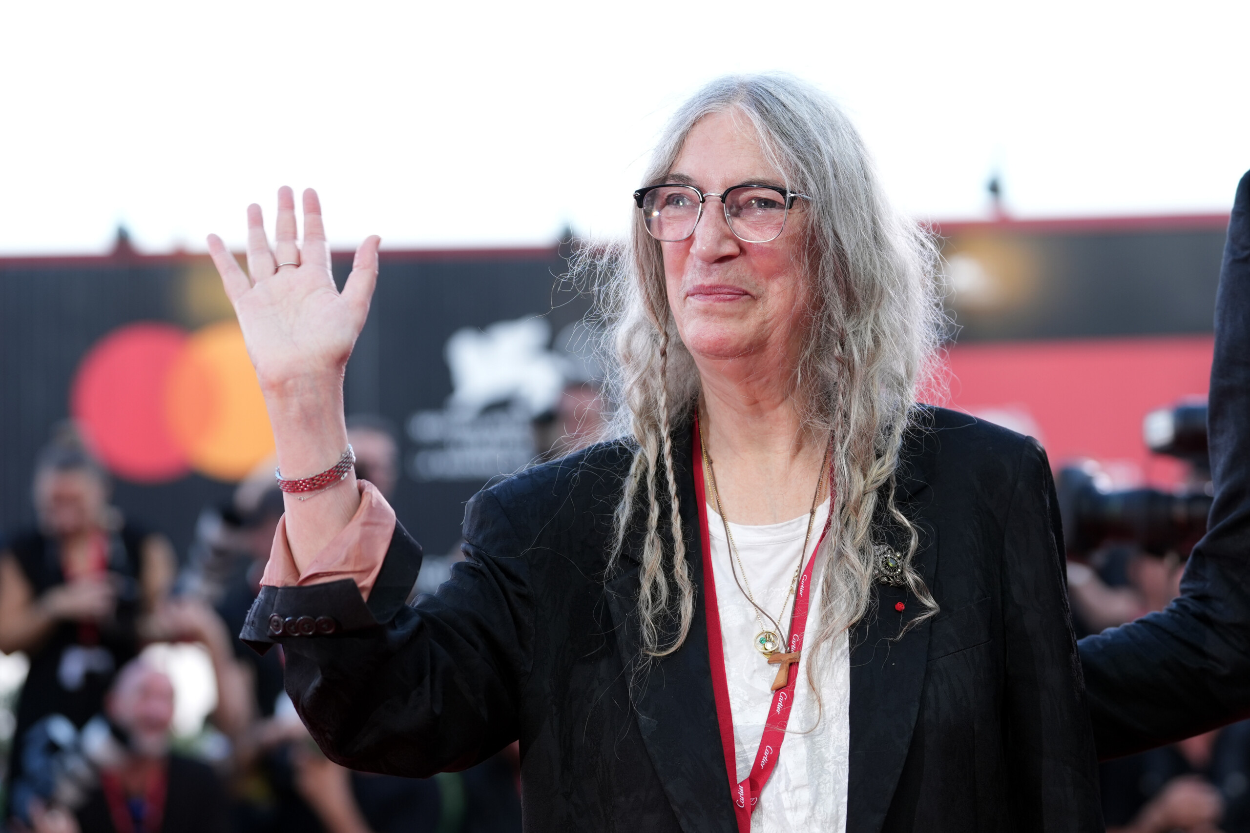 music patti smith falls ill in brazil then reassures fans scaled