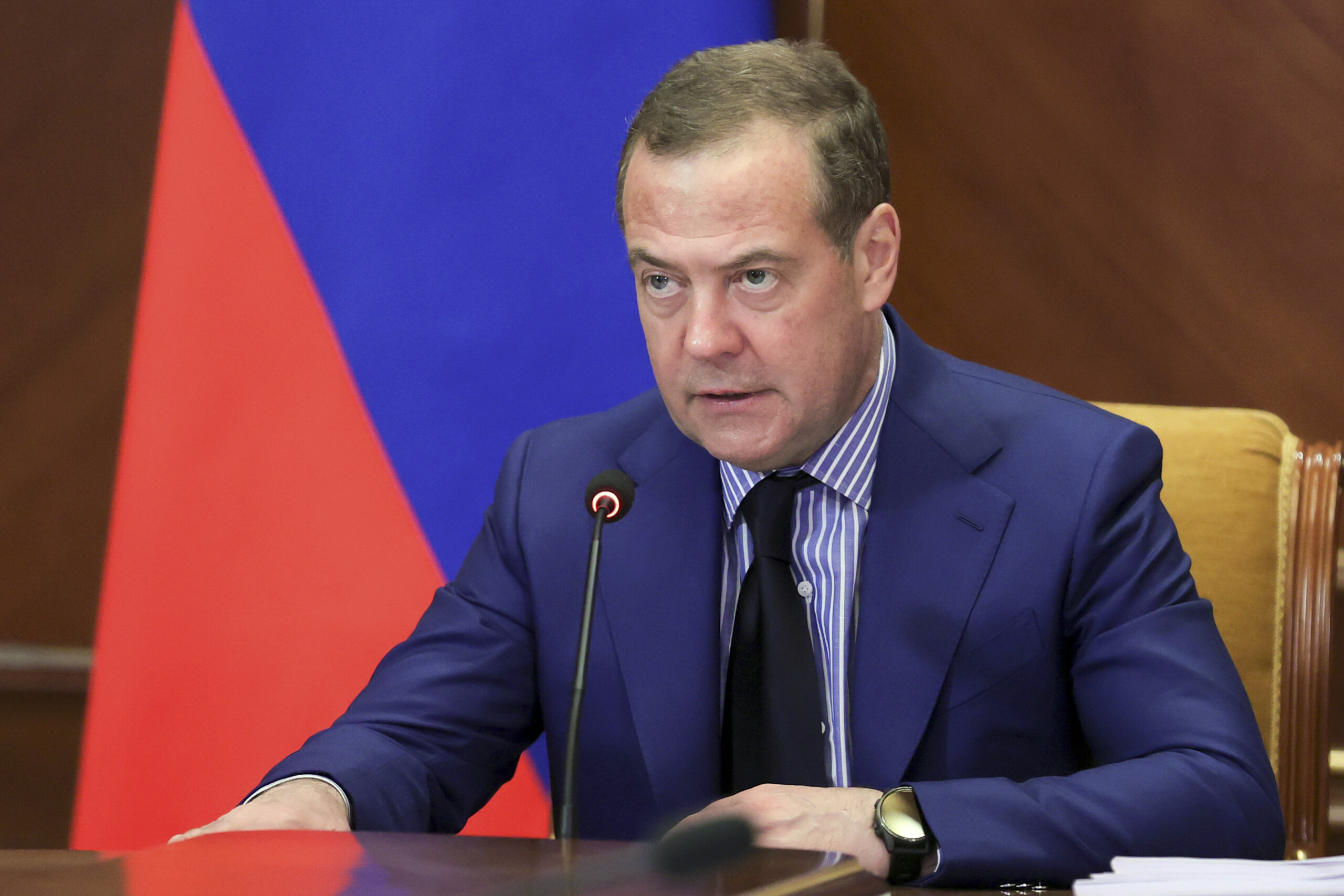 ukraine medvedev eu left out of putin trump call it is weak and useless scaled