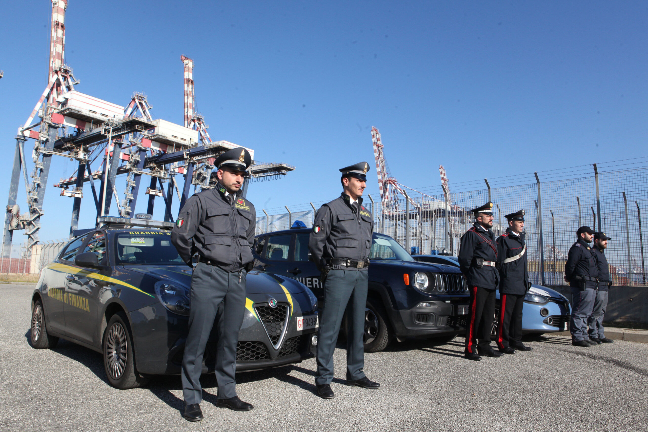 reggio calabria 788 kg of cocaine seized at gioia tauro port scaled