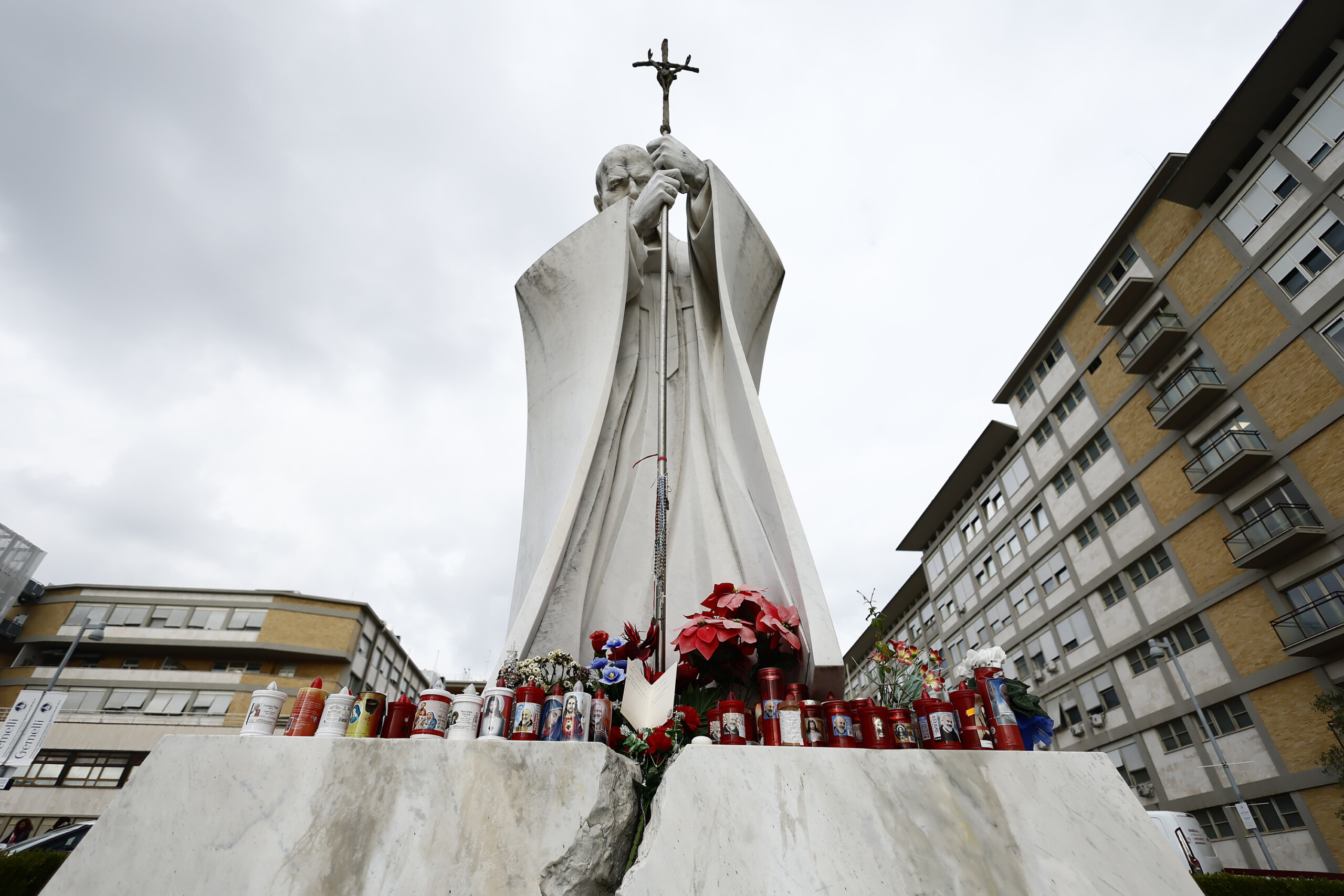 pope had a quiet night bergoglio had breakfast scaled