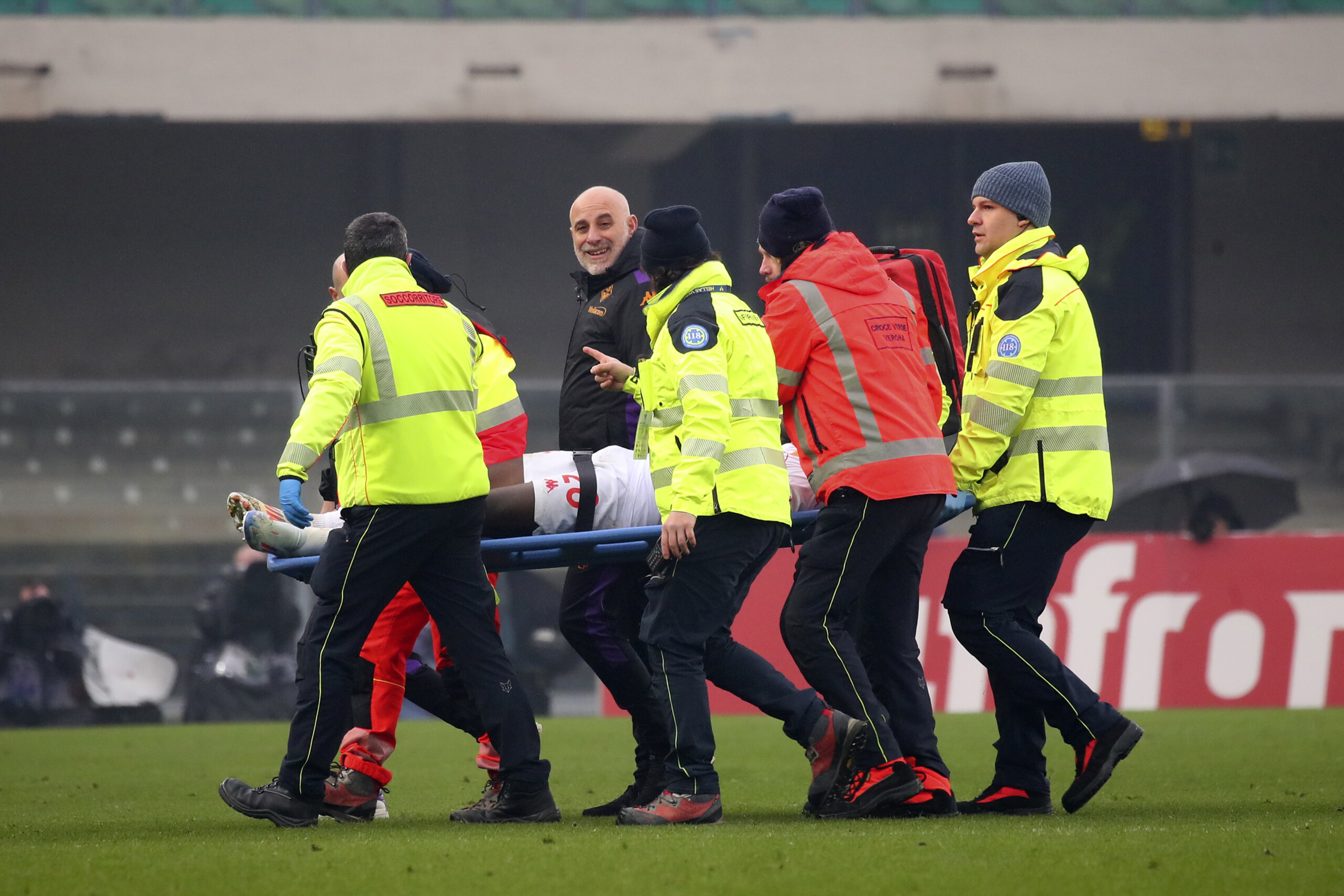 serie a fiorentina kean suffers head trauma hospitalized for tests scaled