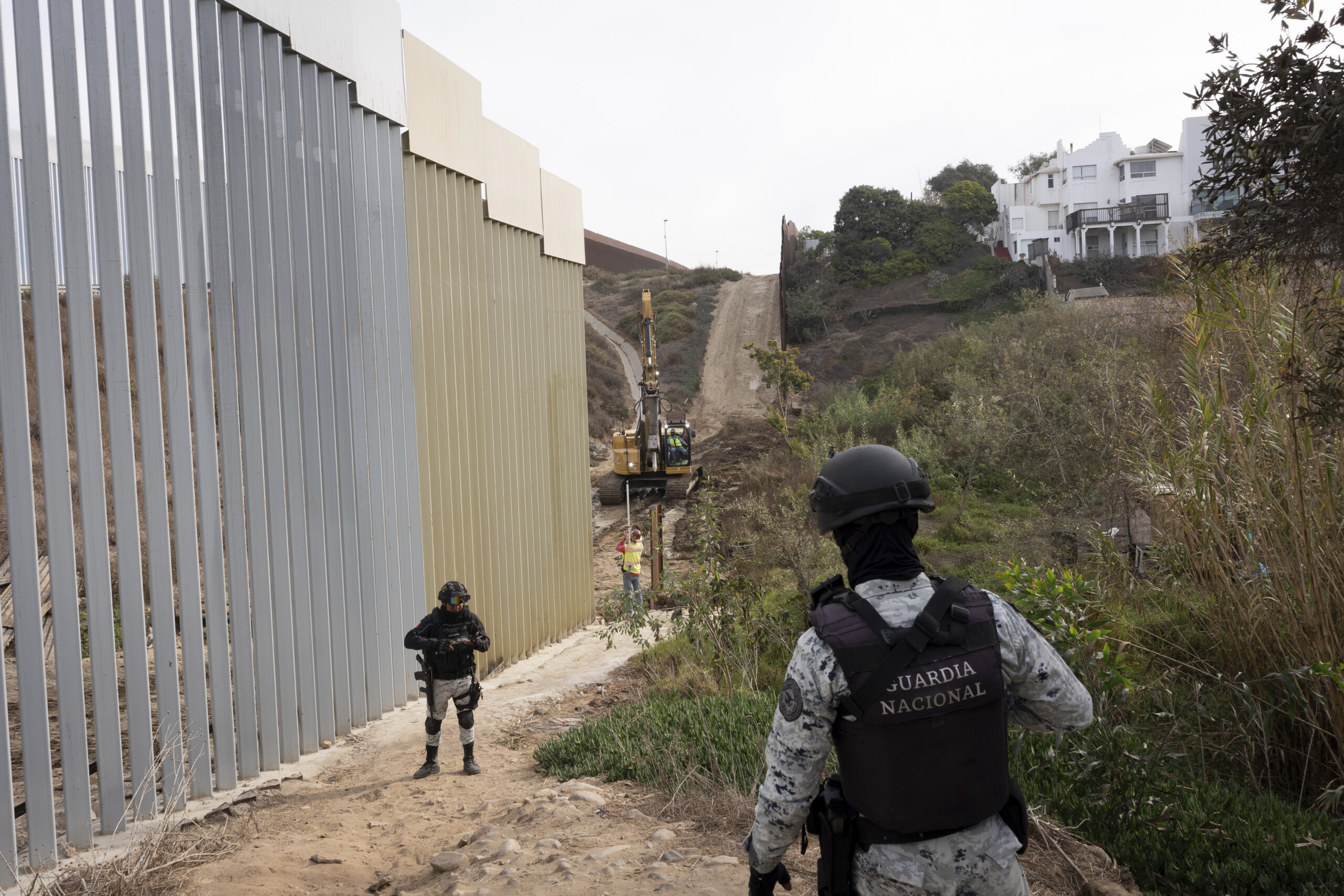 pentagon sends 3 thousand soldiers to mexico border scaled