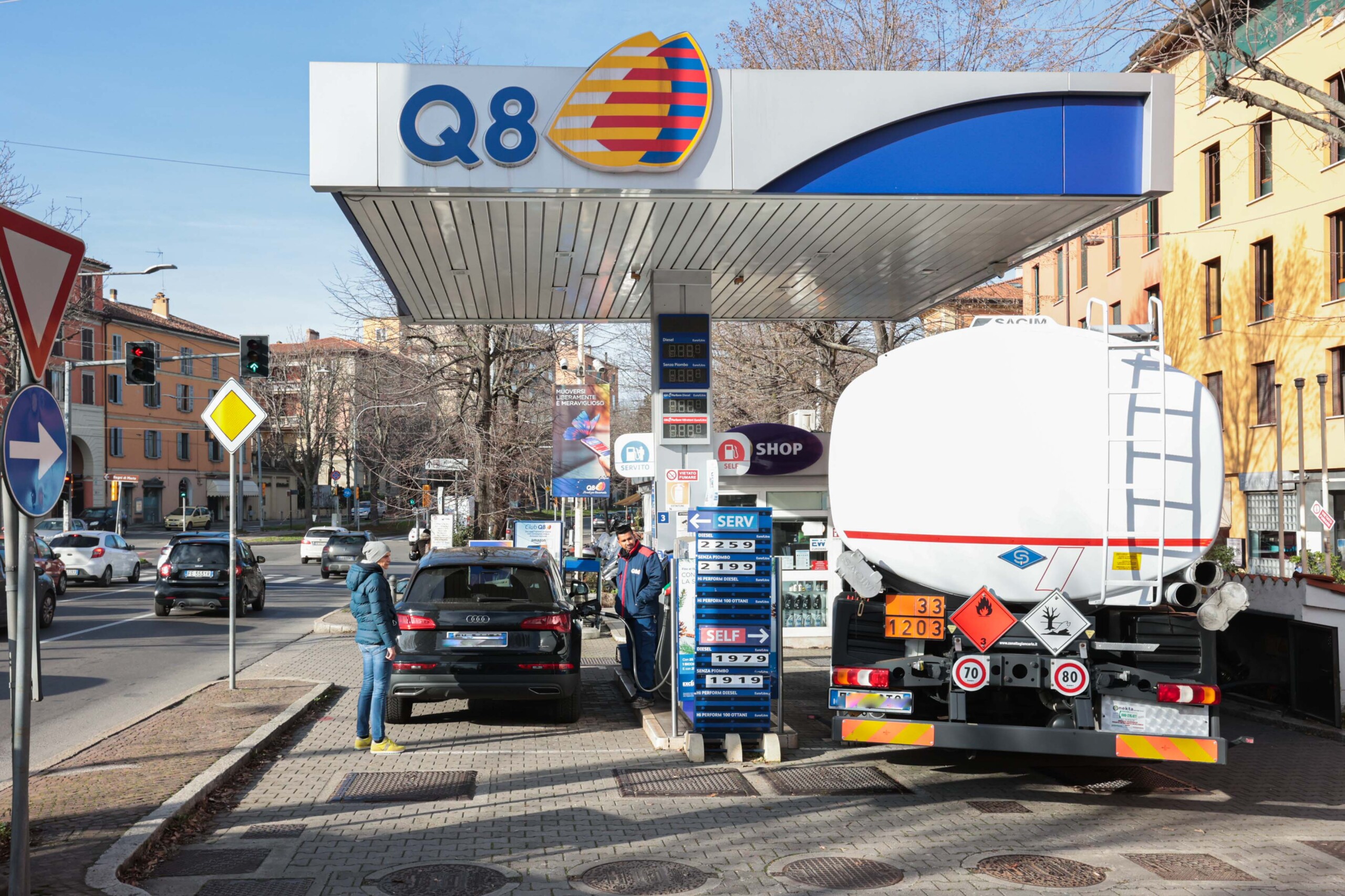 self service petrol under 1 8 euro per litre diesel at 1 7 scaled