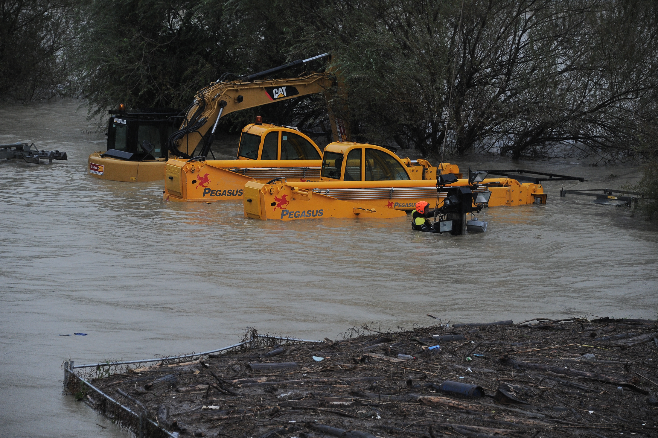 bad weather for the provinces of florence prato pistoia and pisa the alert becomes red