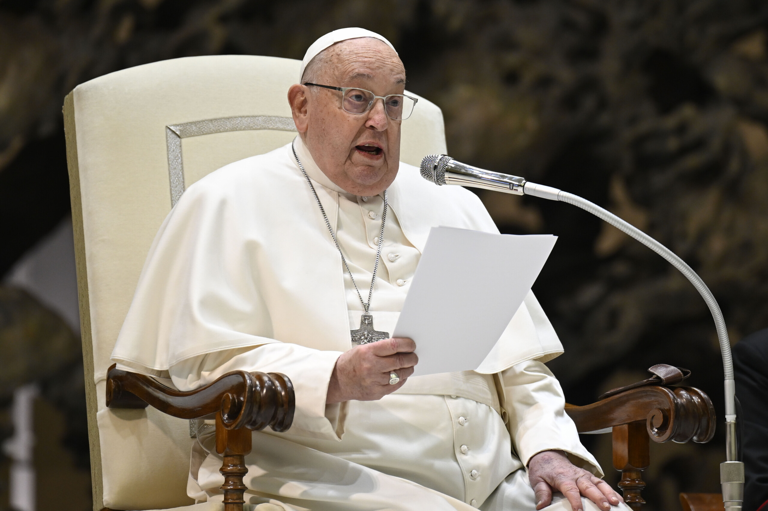 pope francis letter to the corriere we must disarm the earth reflection is needed scaled