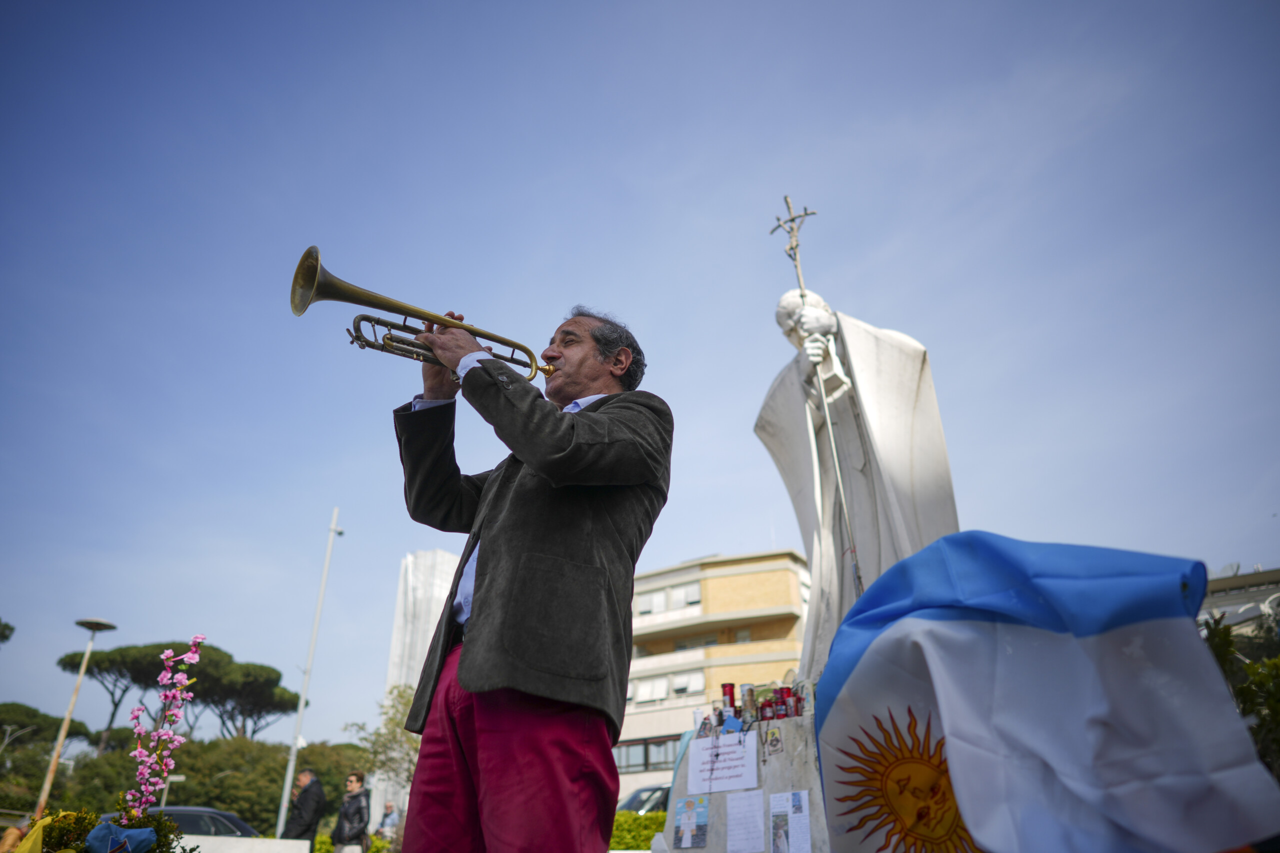 pope francis holy see less oxygen with high flows caution on resignation scaled