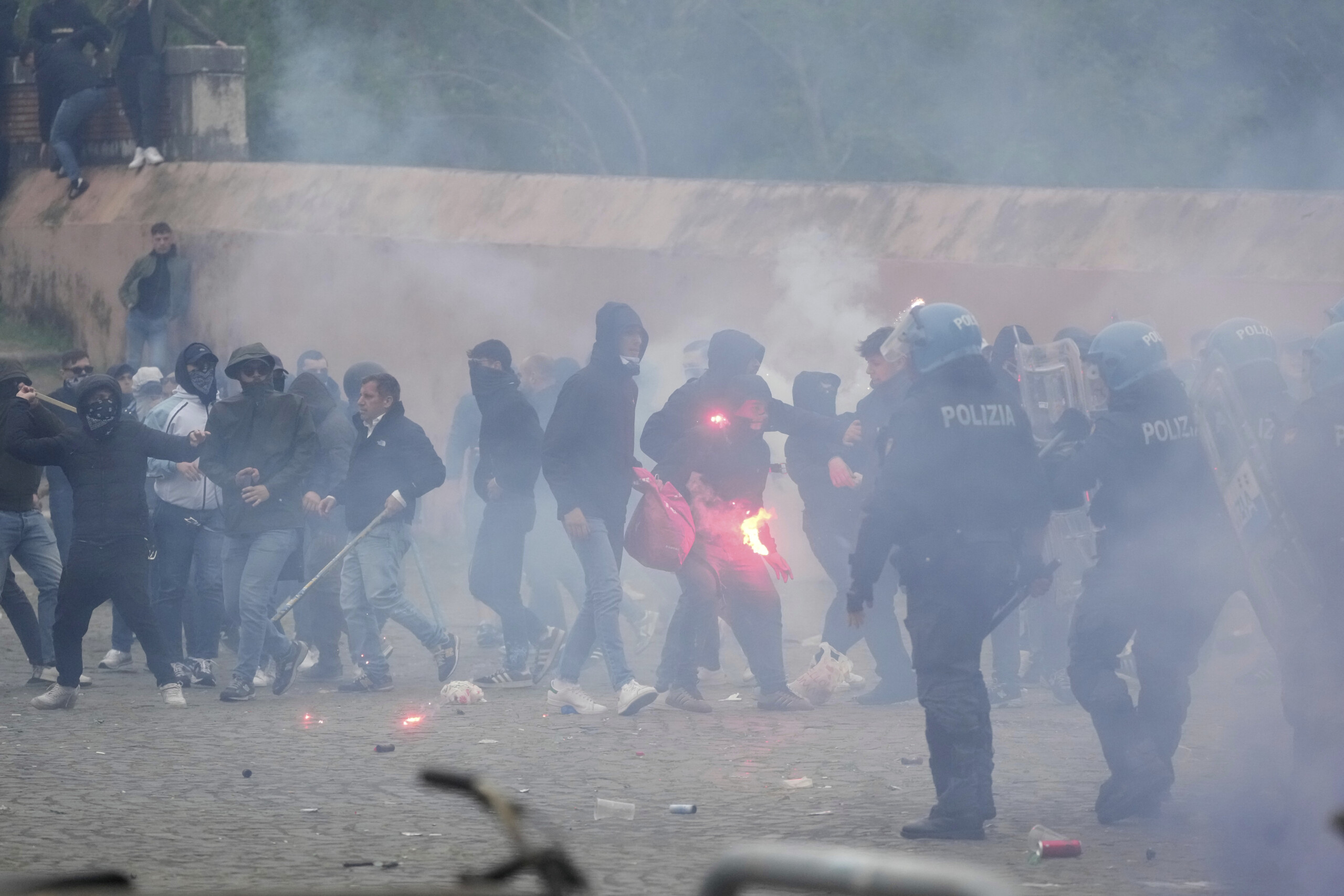 derby clashes 6 more ultras arrested by police in rome scaled
