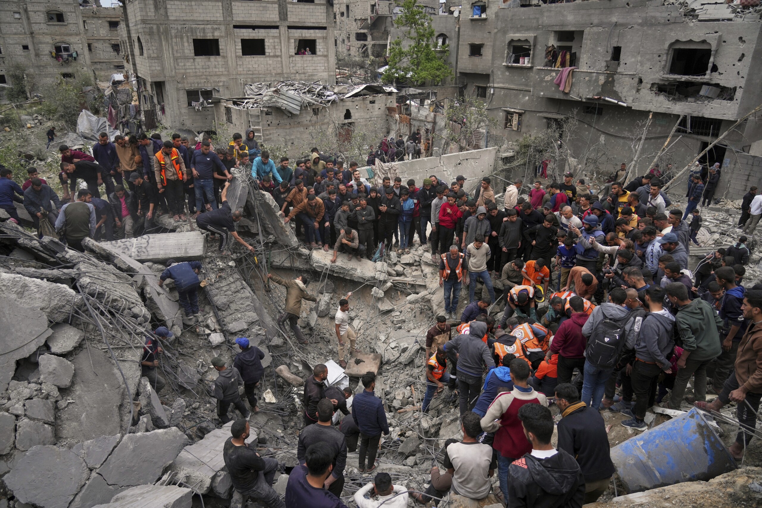 gaza hamas israeli attack south of the strip 10 dead scaled