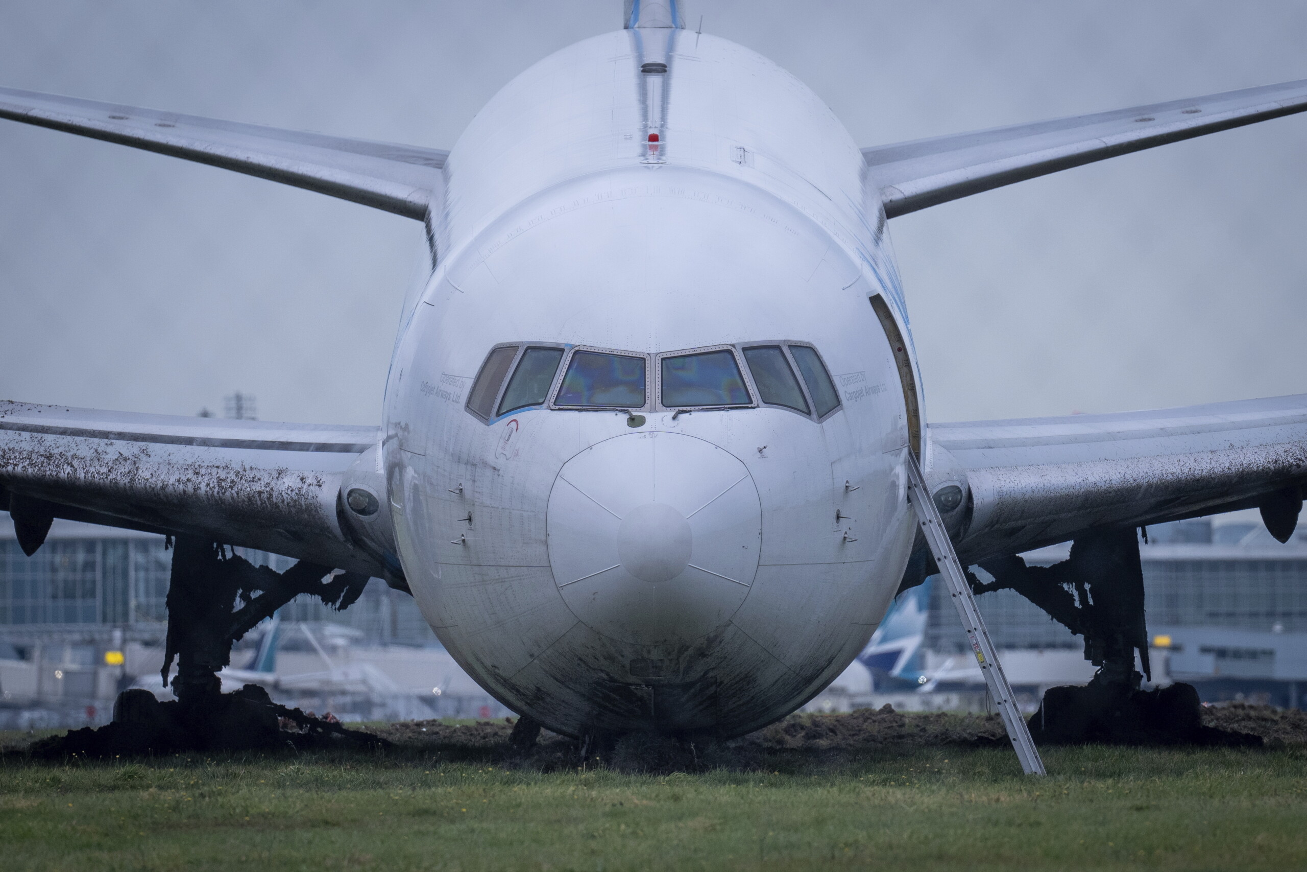 boeing 37 million loss in first quarter 2025 scaled