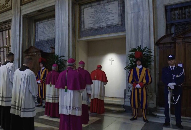 pope francis burial lasted 30 minutes bergoglios family present