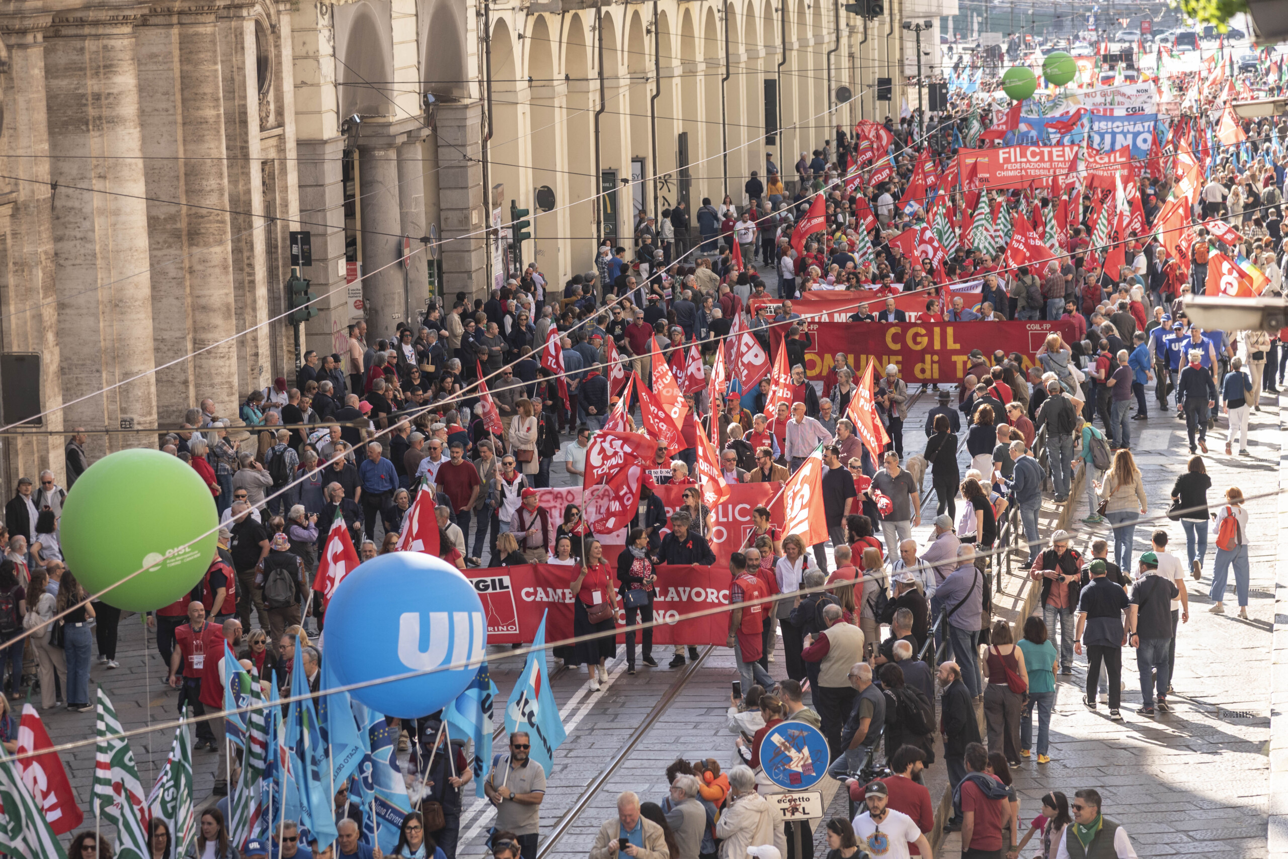 may 1st israeli us and eu flags burned during the turin march scaled