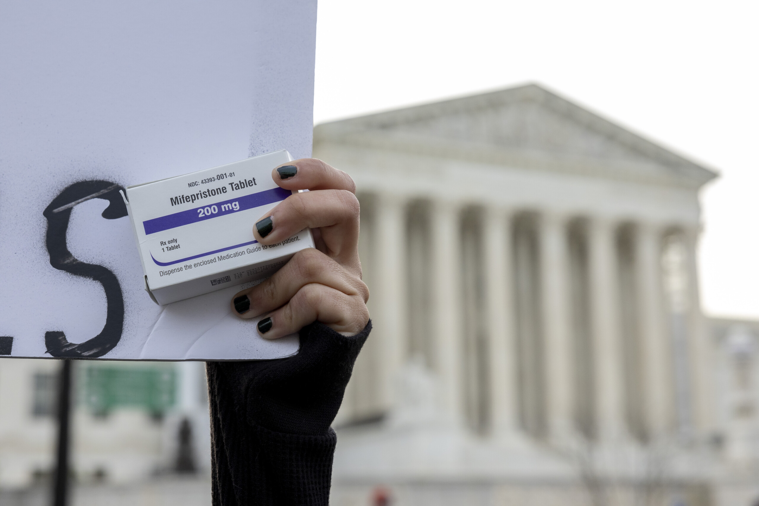 usa trump administration requests dismissal of case against abortion pill scaled