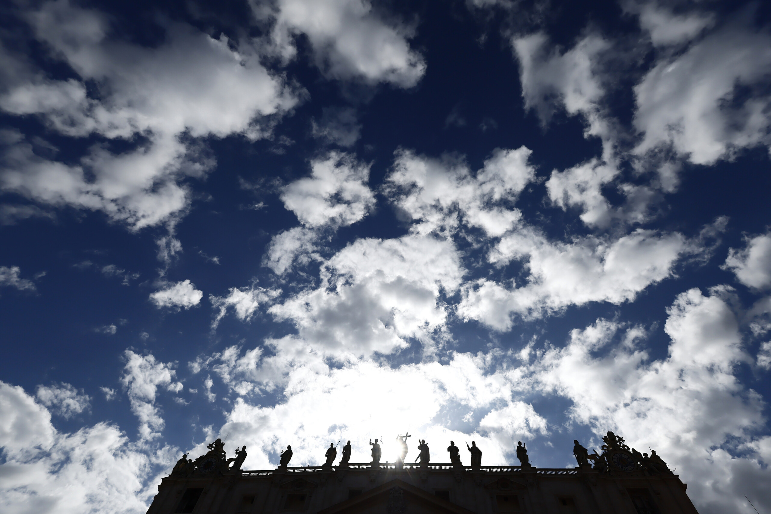 conclave over 30000 faithful in st peters square waiting for the smoke scaled