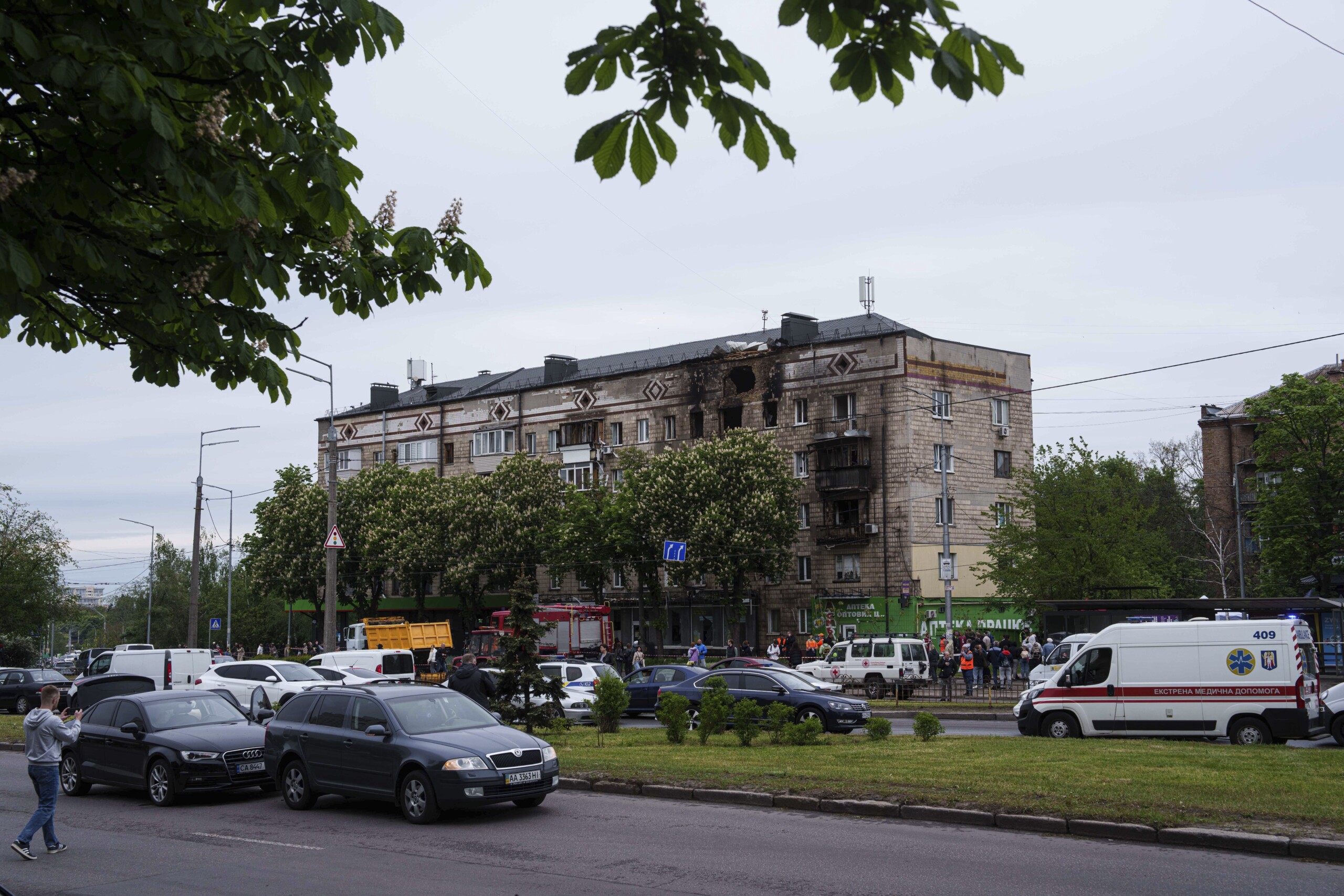 ukraine three day truce declared by putin begins scaled