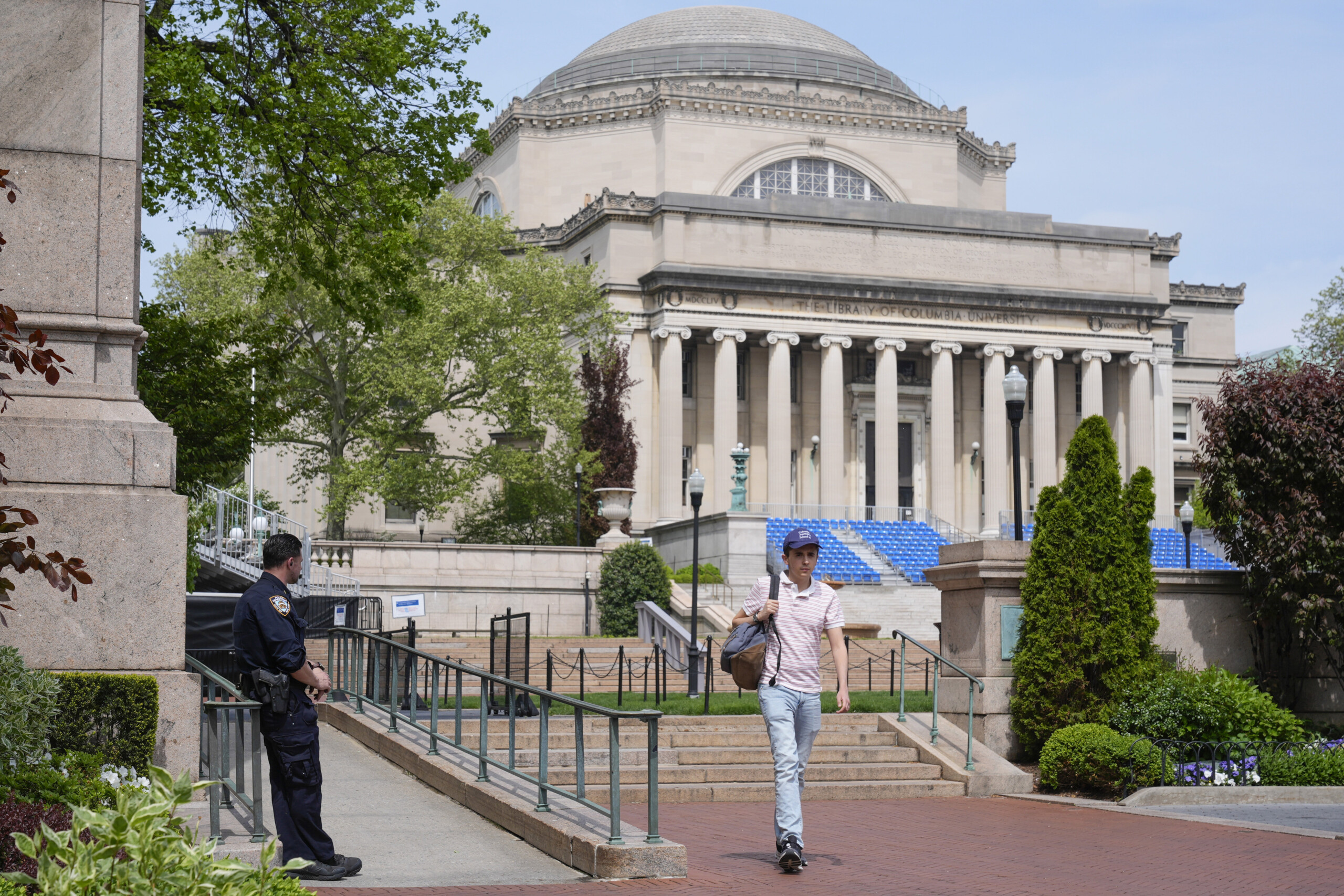 usa pro palestinian protesters occupy columbia university clashes with security scaled