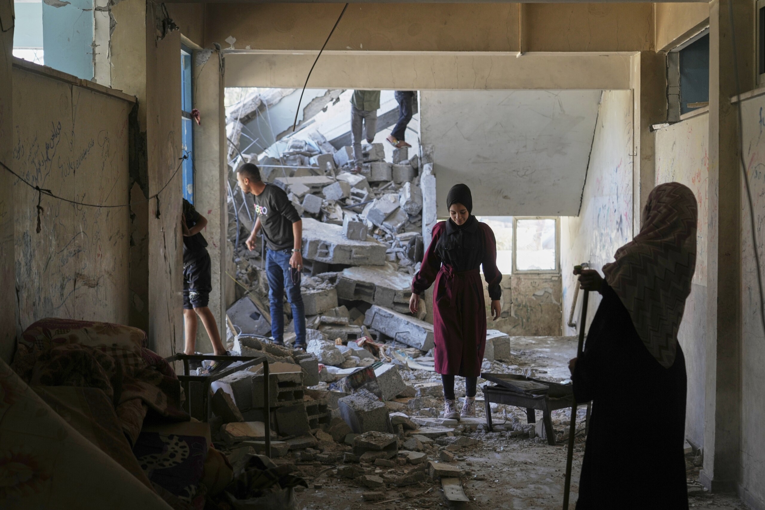 gaza israeli raids in the north 45 victims in jabalia scaled