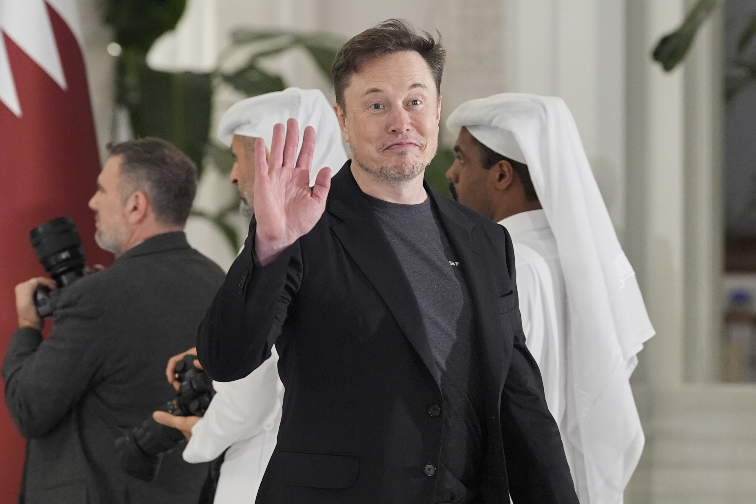 usa qatar musk also attends state dinner for trump scaled