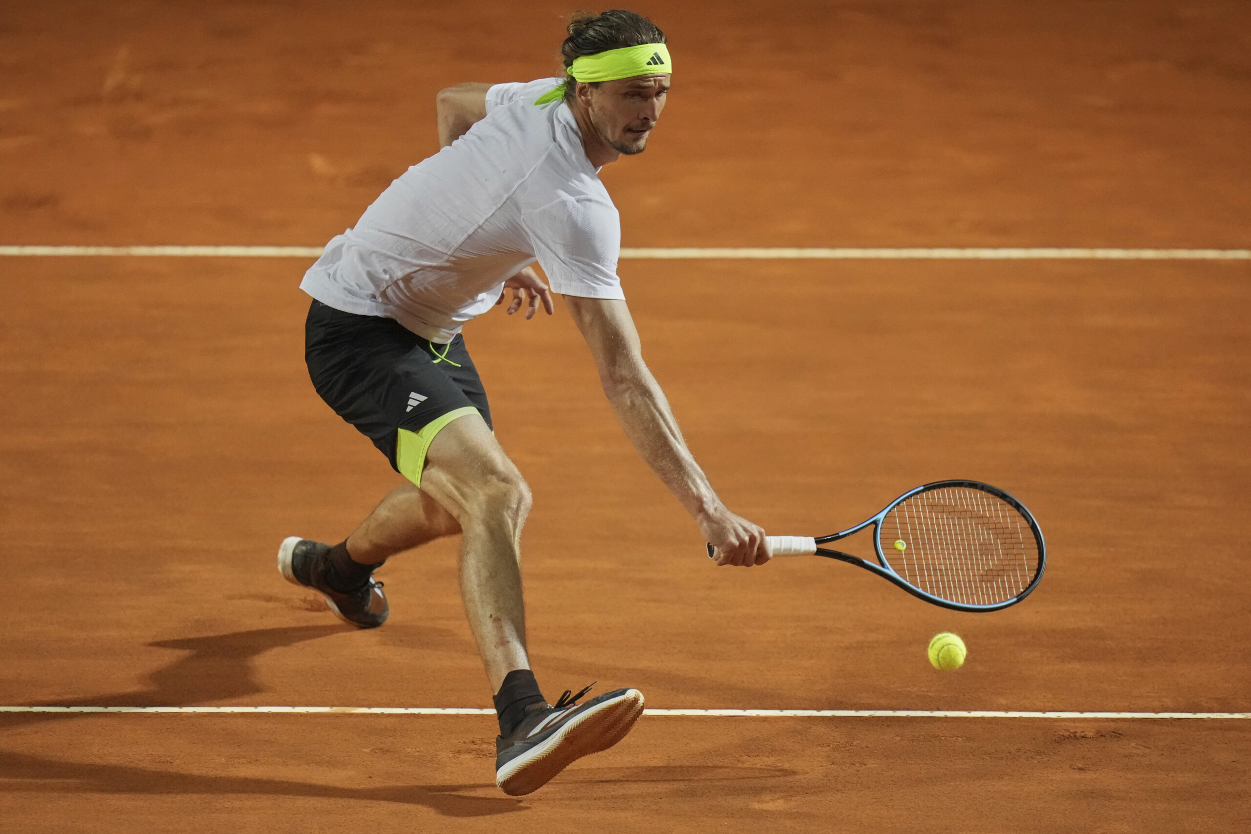 Italian Open, Dunlop: "Larger Balls? We Are Stunned by Zverev's Controversy" 1 italian open dunlop larger balls we are stunned by zverevs controversy scaled