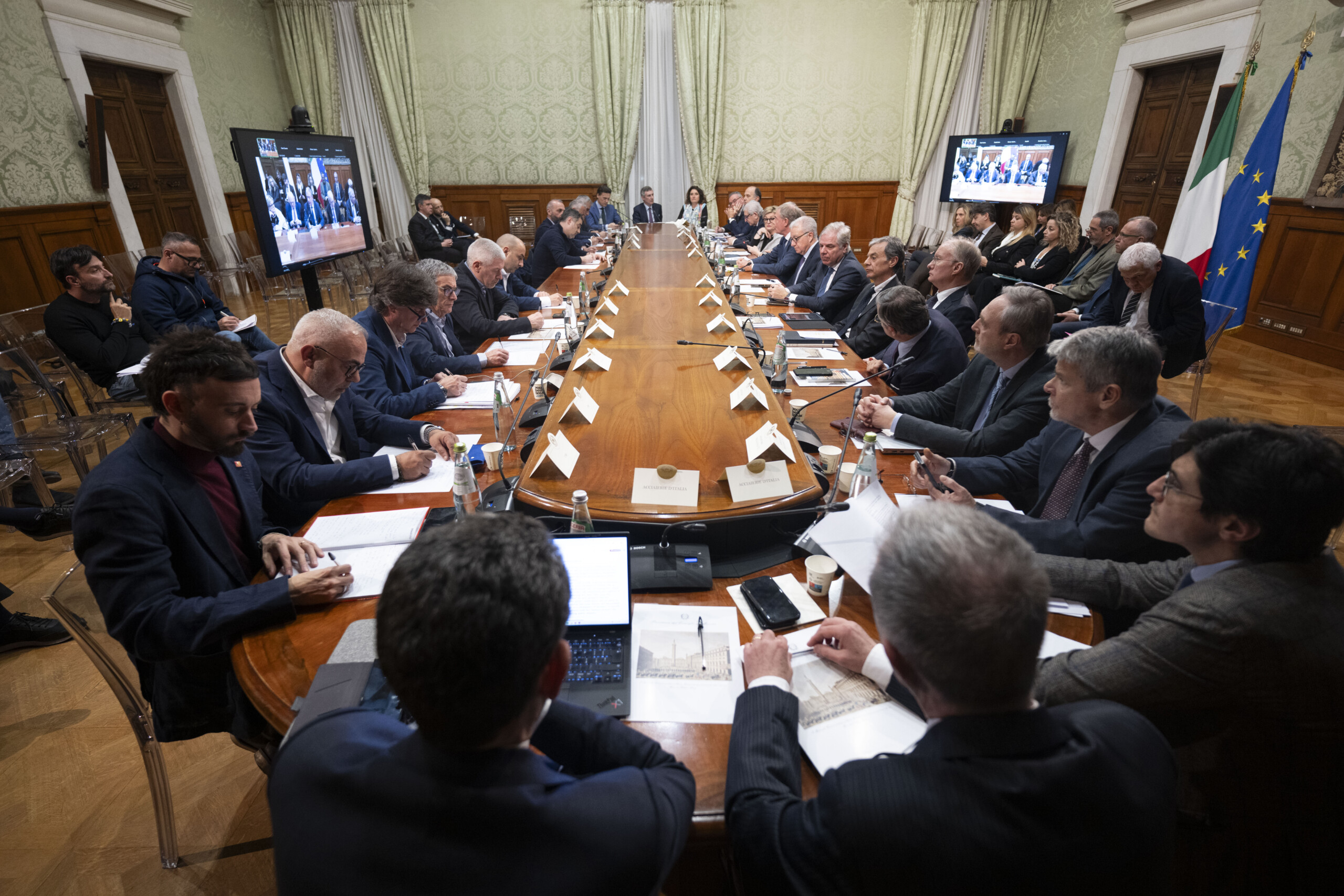ex ilva government union talks at palazzo chigi on 21 may scaled
