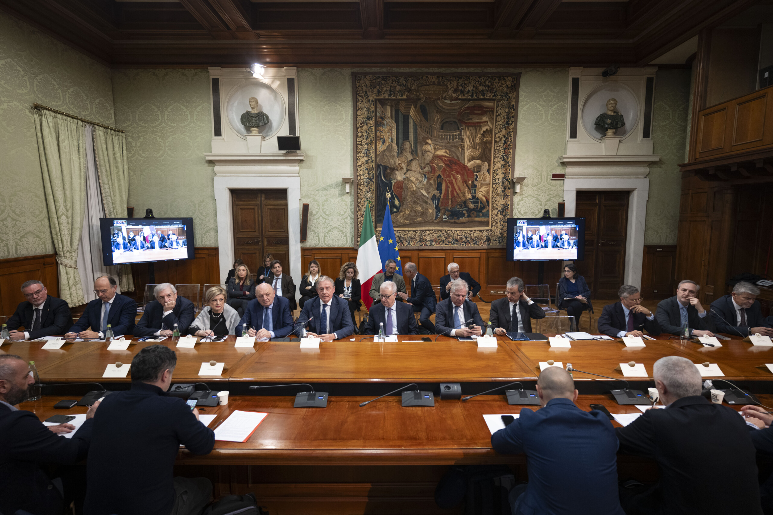 ex ilva taranto unions up to 70 of workers on furlough in some departments scaled