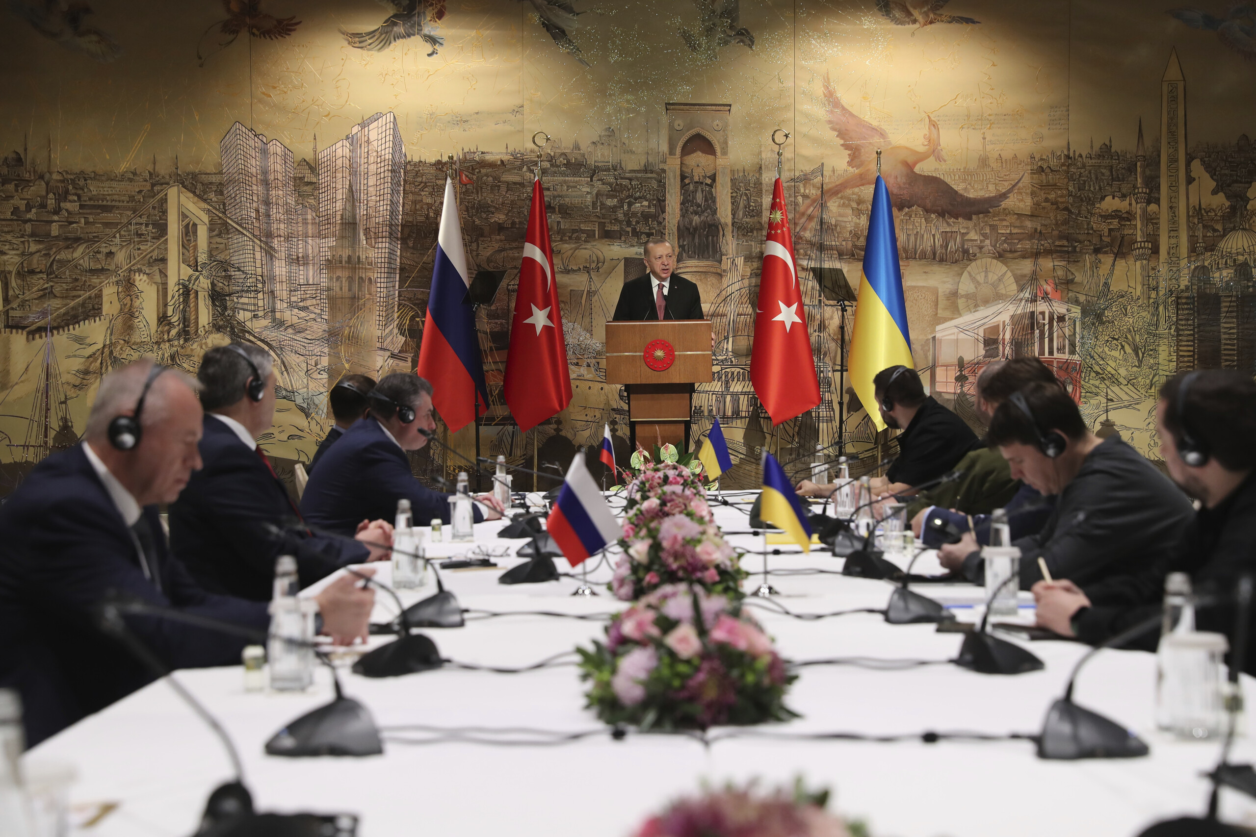 ukraine russia talks moscow ready to continue negotiations scaled