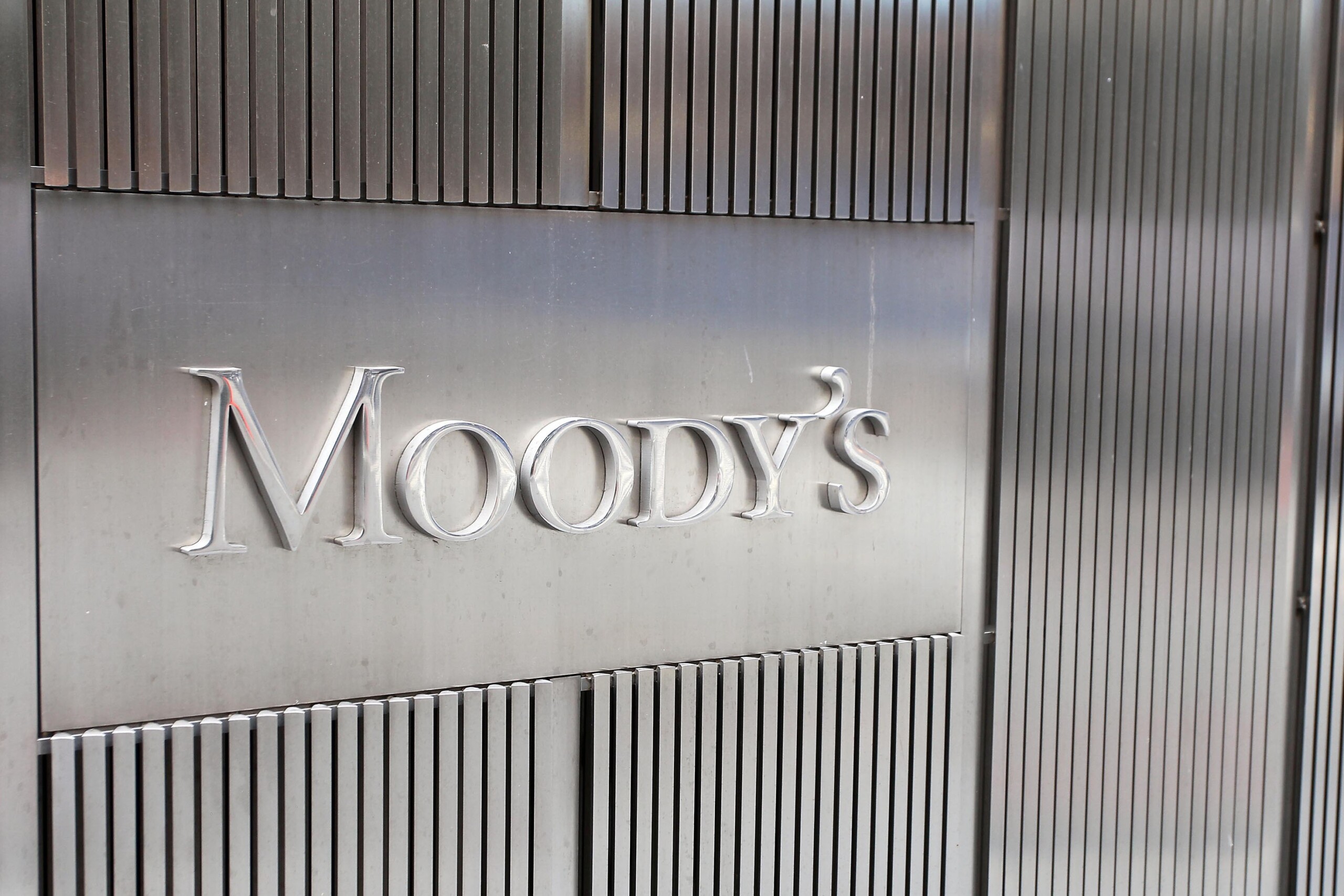 usa moodys downgrades rating triple a lost scaled
