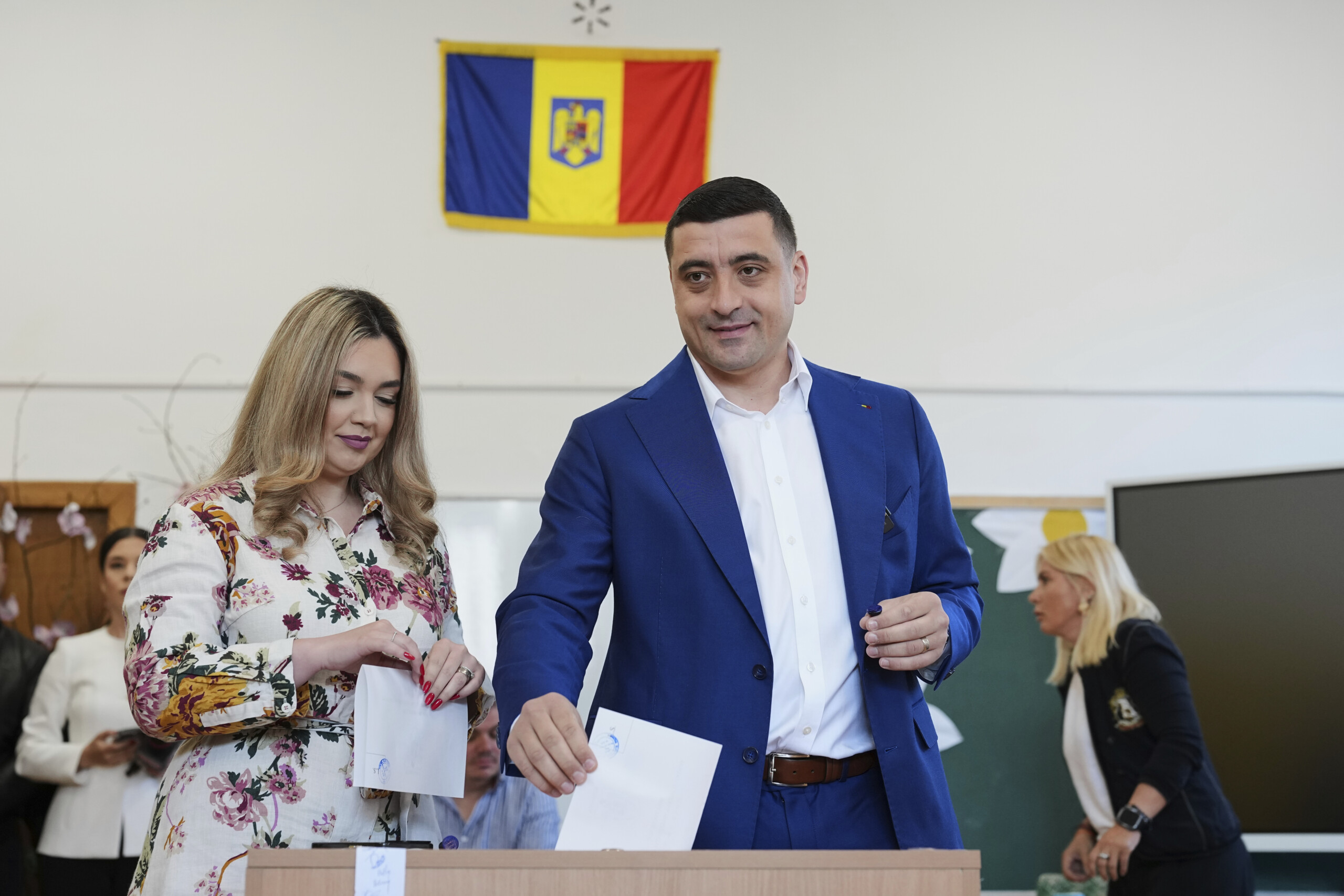 romania polls open for presidential election 9 5 turnout after two hours scaled
