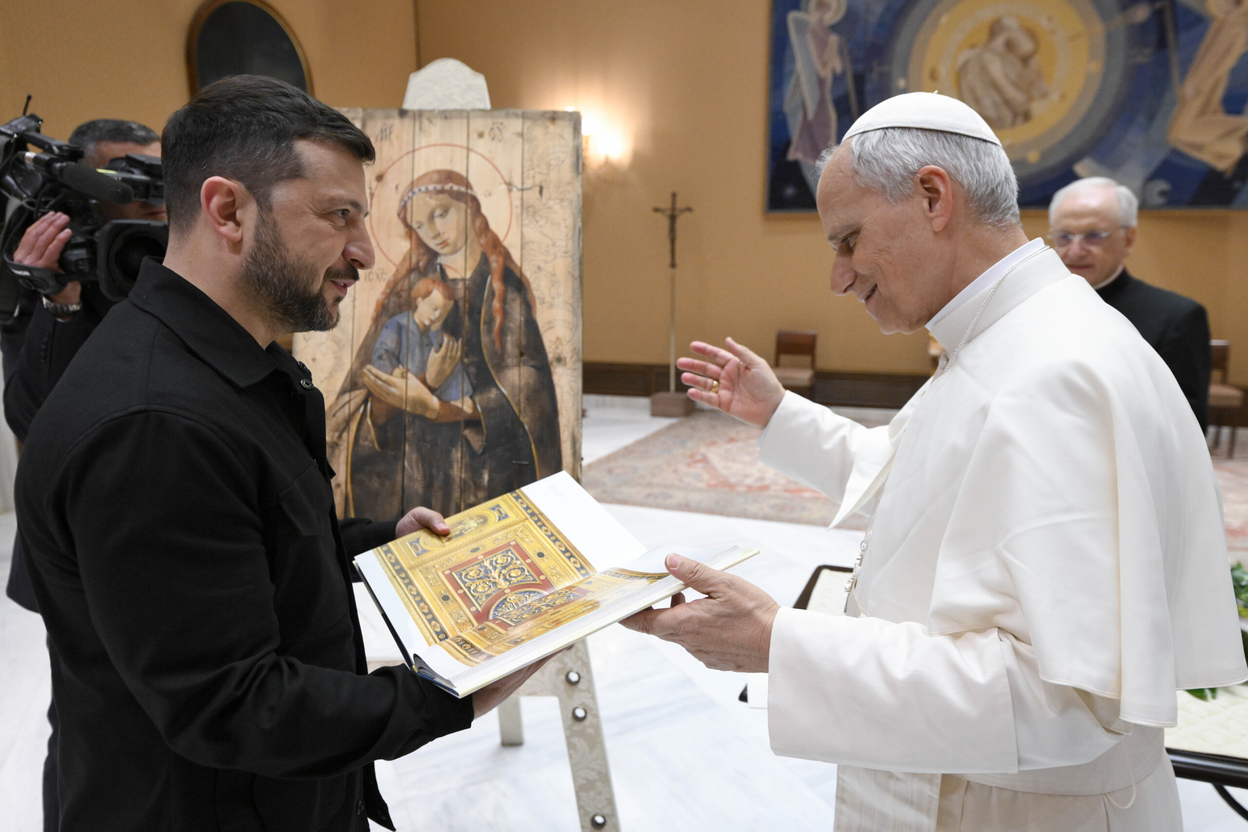 ukraine zelensky thank you to the pope for offering a platform for negotiations scaled