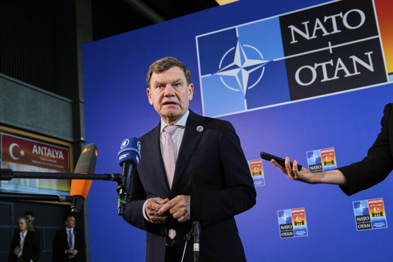 ukraine germany we need a clear signal to putin we expect concrete steps