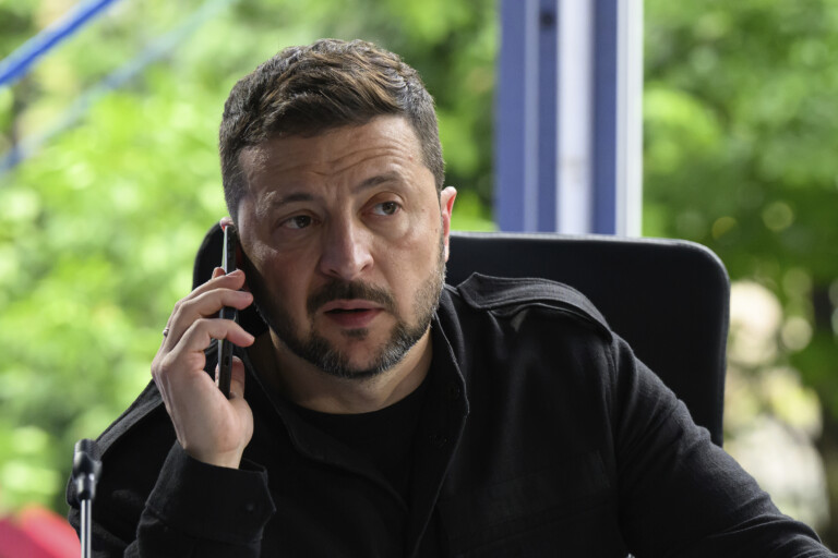 ukraine zelensky russia is trying to buy time to continue the war