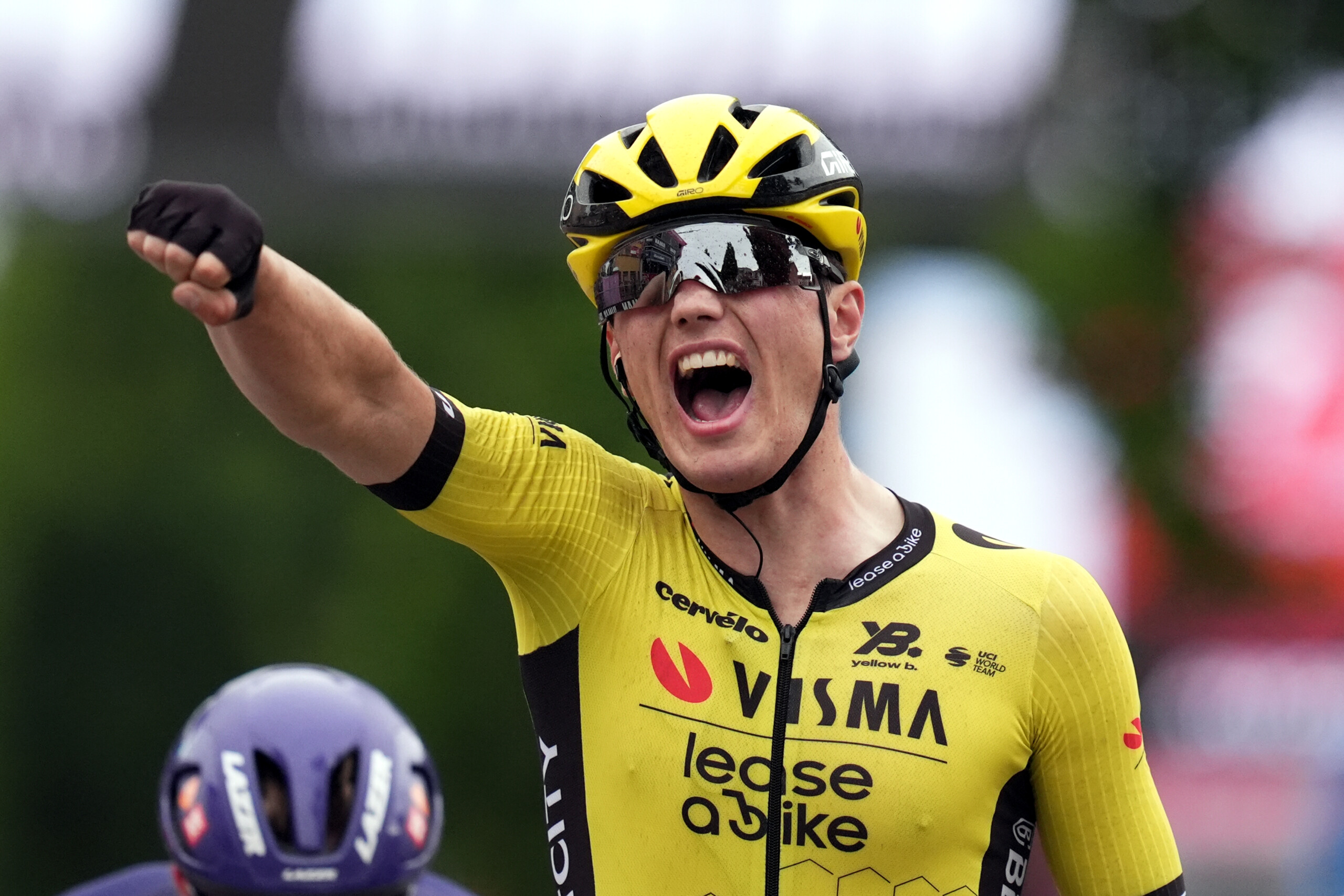 giro ditalia kooij wins stage 12 del toro retains pink jersey scaled