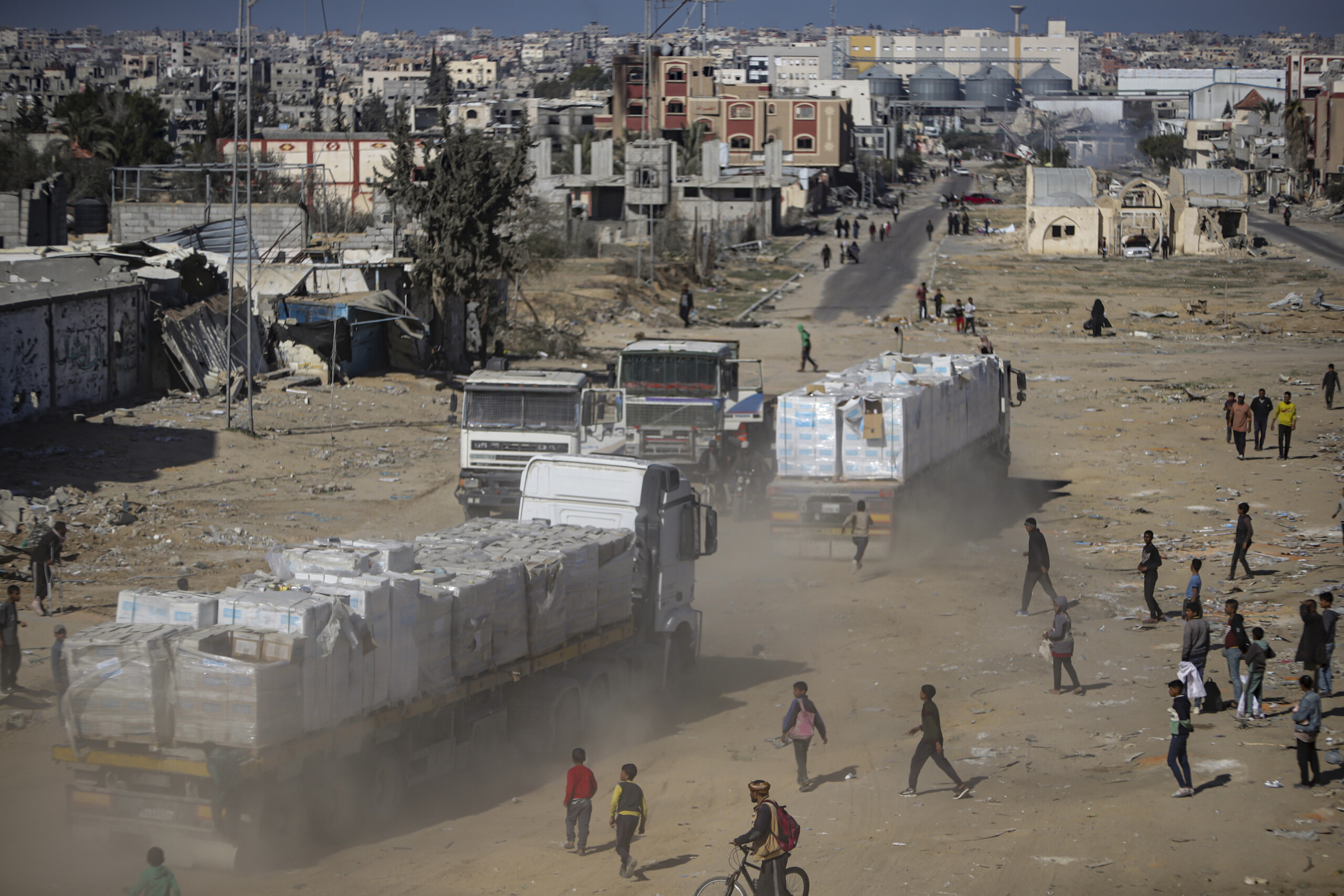 middle east israel 107 aid trucks entered gaza on thursday scaled