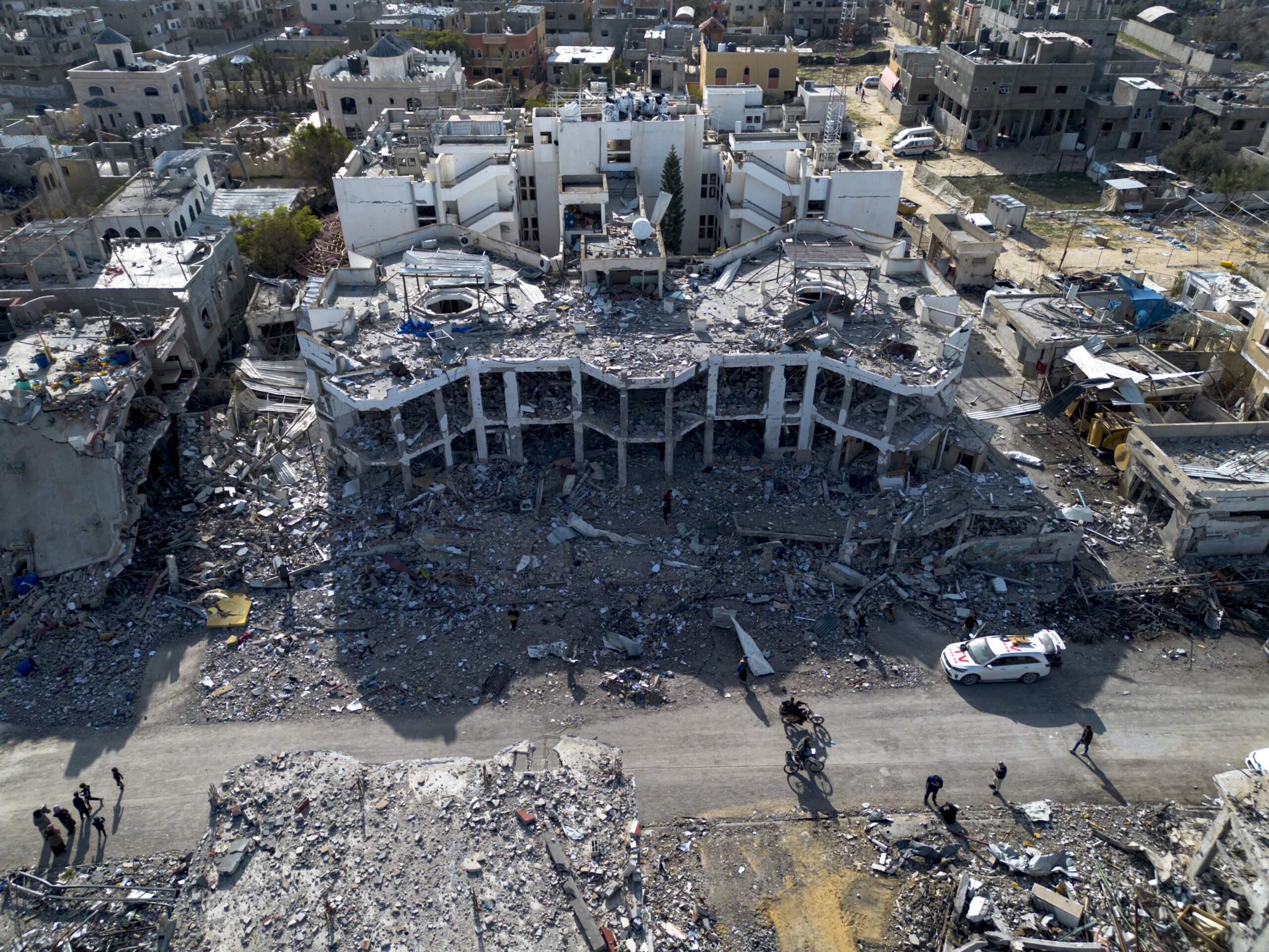middle east media 24 killed by israeli gunfire on people waiting for aid scaled