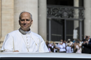 ukraine pope to putin russia must make a gesture of peace