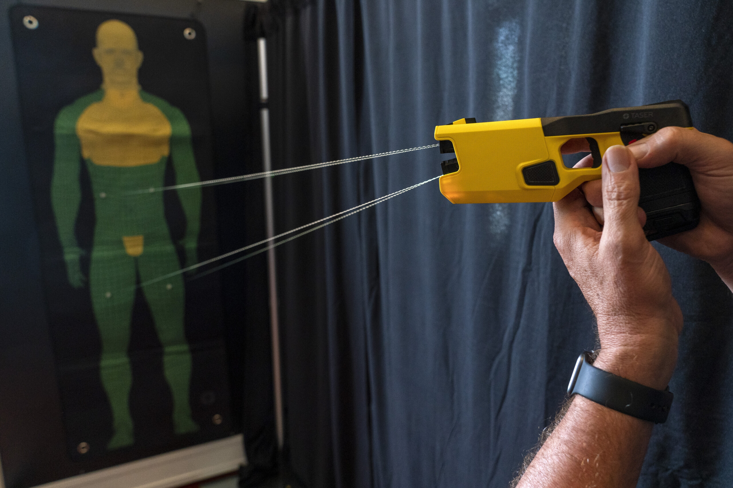 pescara 3 under investigation for the death of a 30 year old after the use of a taser scaled