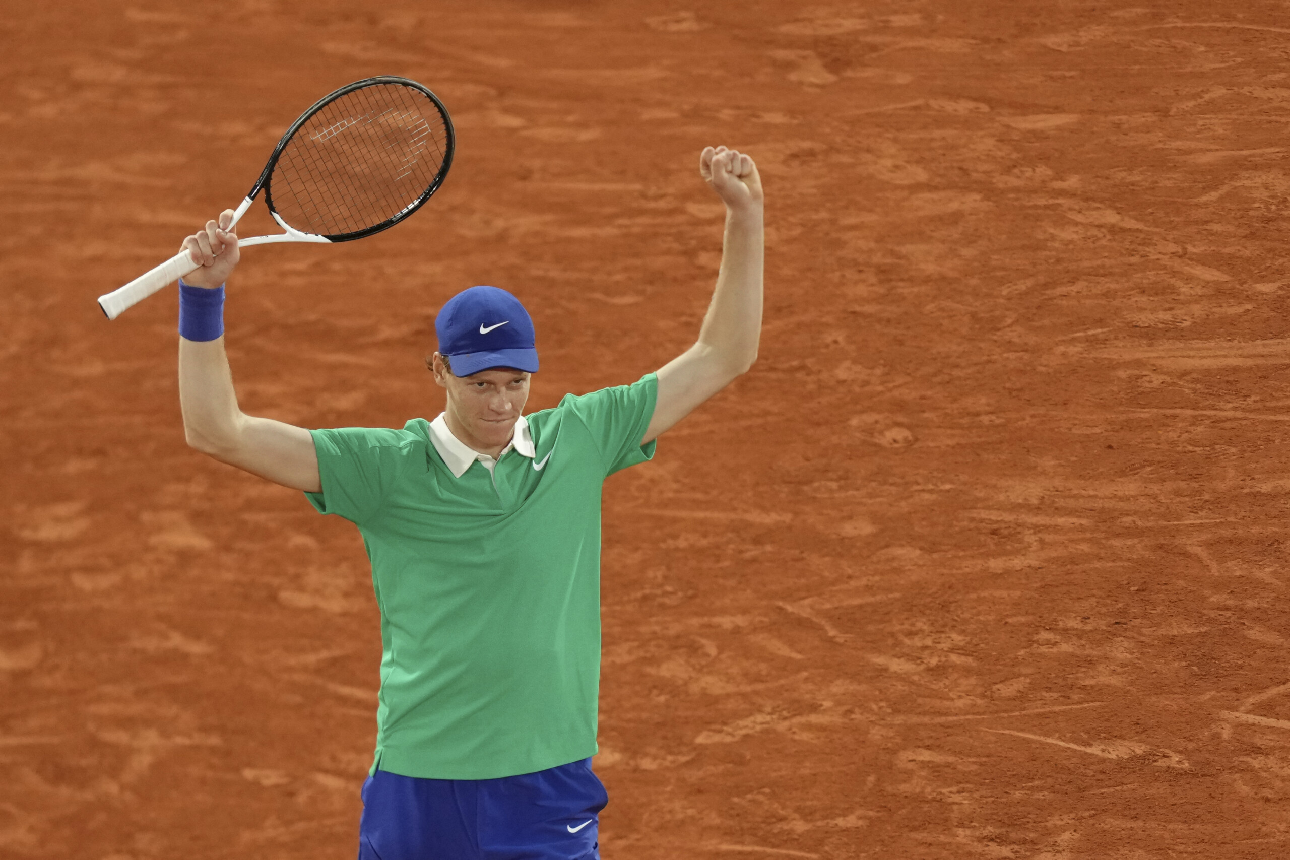 roland garros sinner in final djokovic defeated in three sets scaled