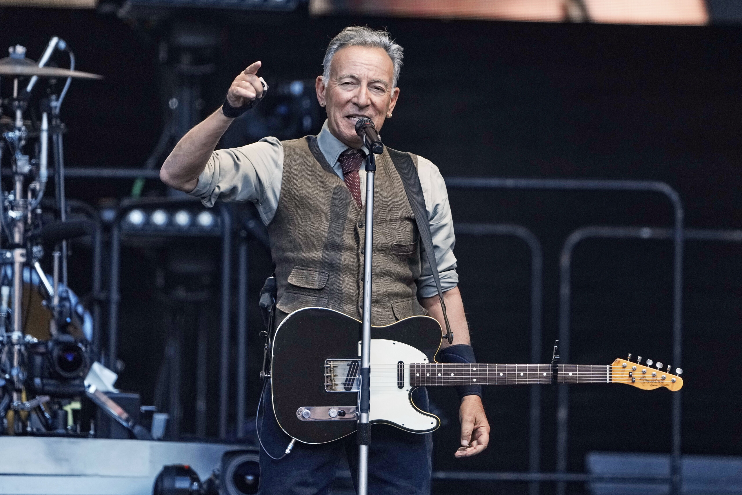 usa springsteen in concert in berlin trump administration is corrupt scaled