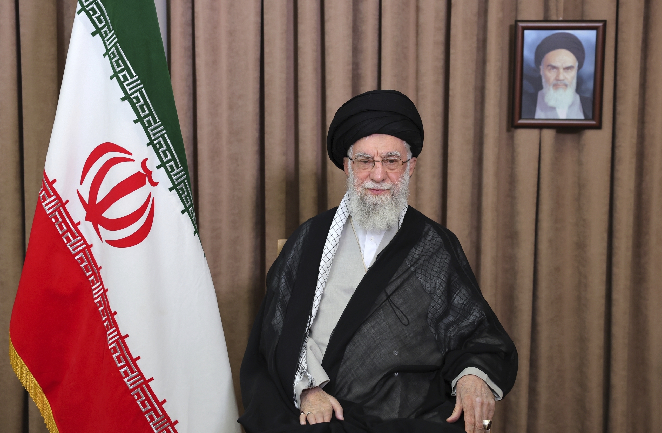 iran khamenei appoints mousavi as new head of revolutionary guards aeronautics