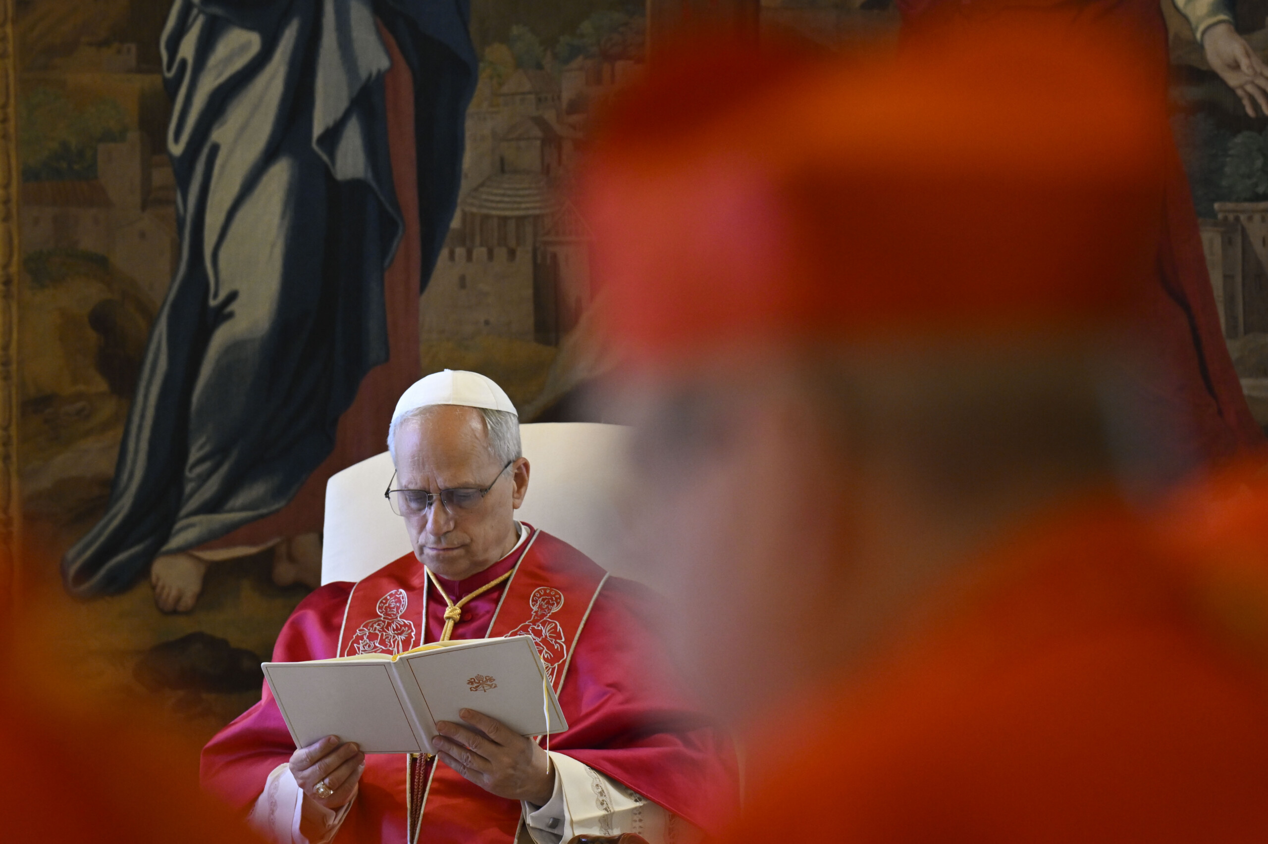 pope it is never useful to divide let us build bridges where there are walls today scaled