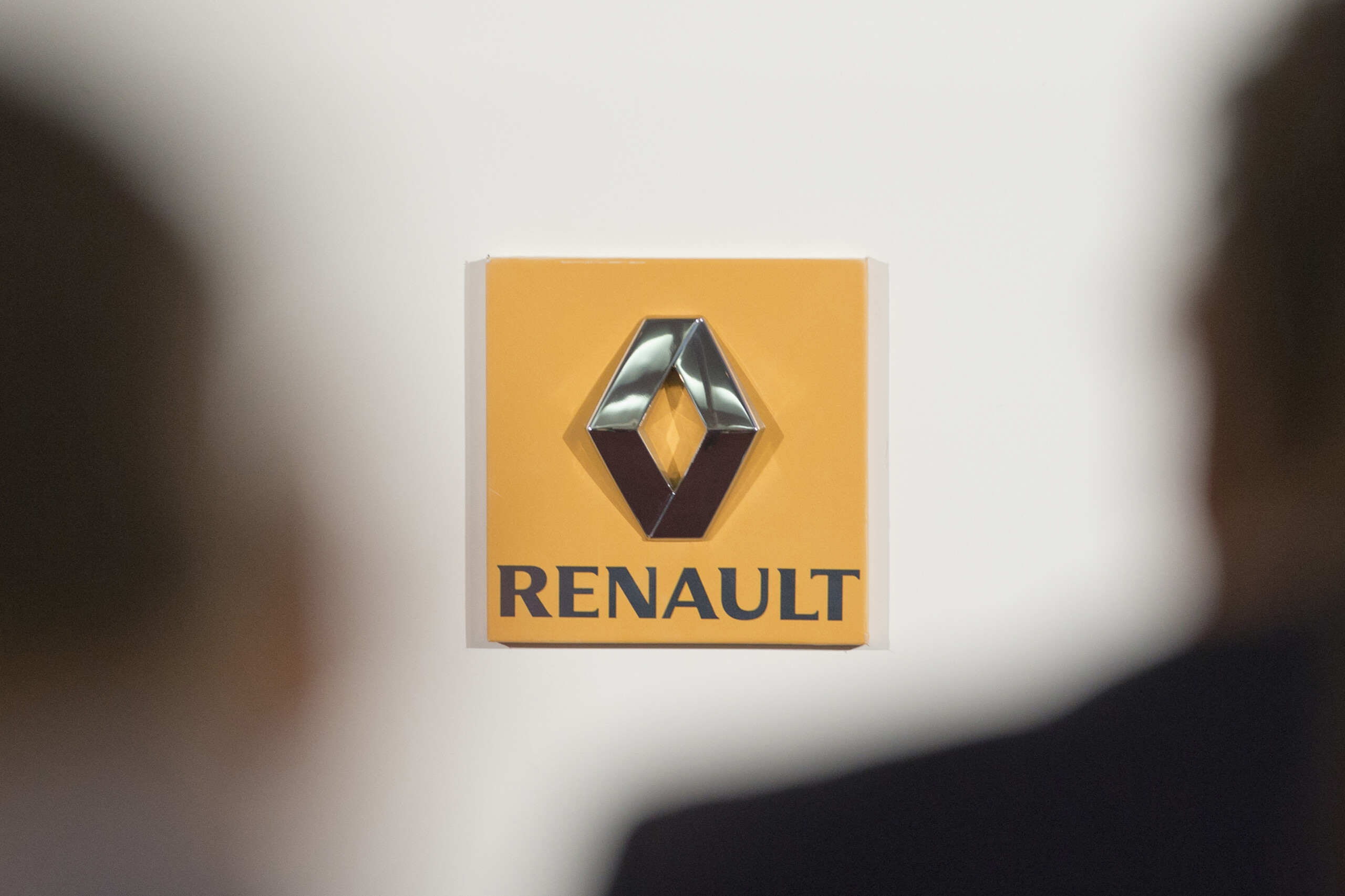 le figaro ceo de meo leaves renault to head luxury group kering scaled