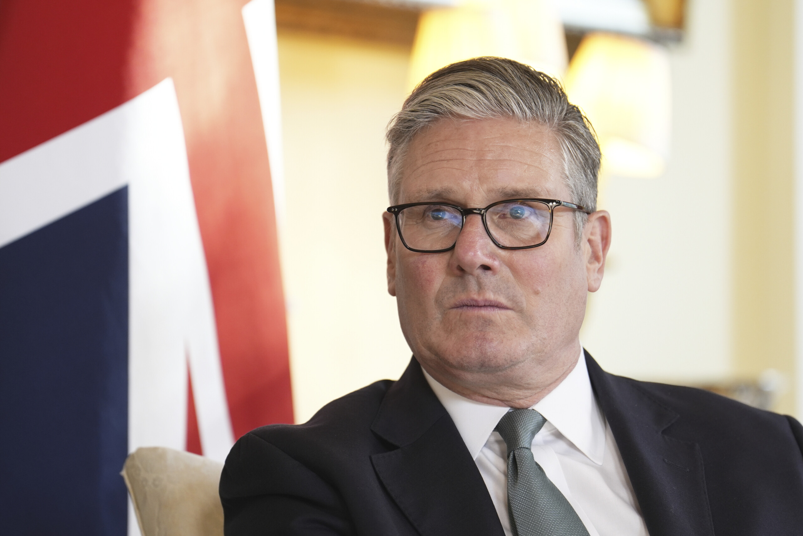 united kingdom withdraws diplomatic staff from tehran scaled
