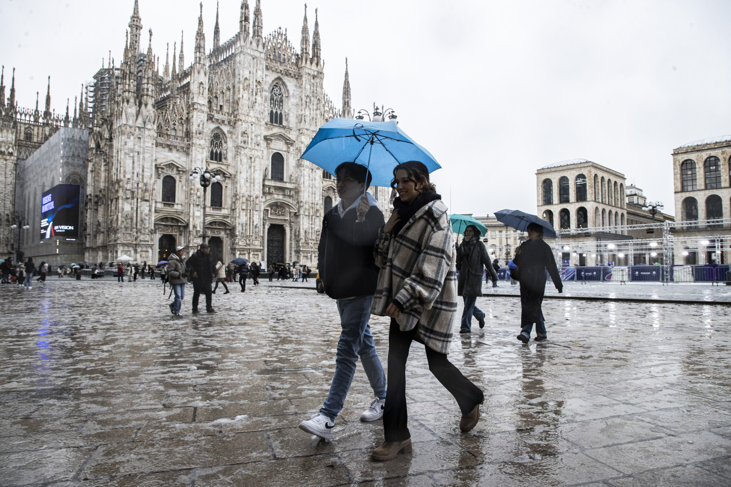 bad weather storm warning in milan from midnight scaled