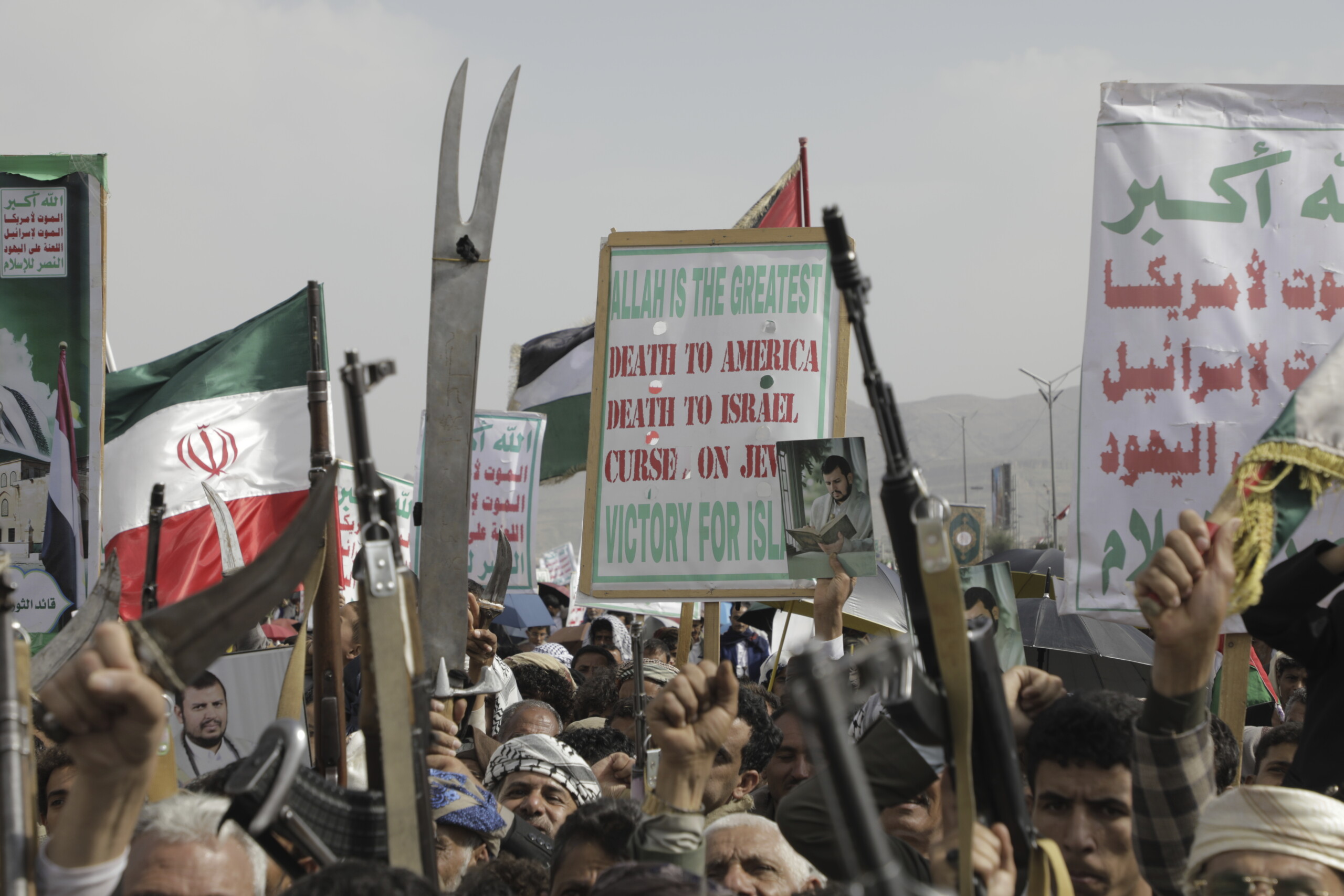 us strikes iranian nuclear sites houthis we will attack us forces in the red sea scaled