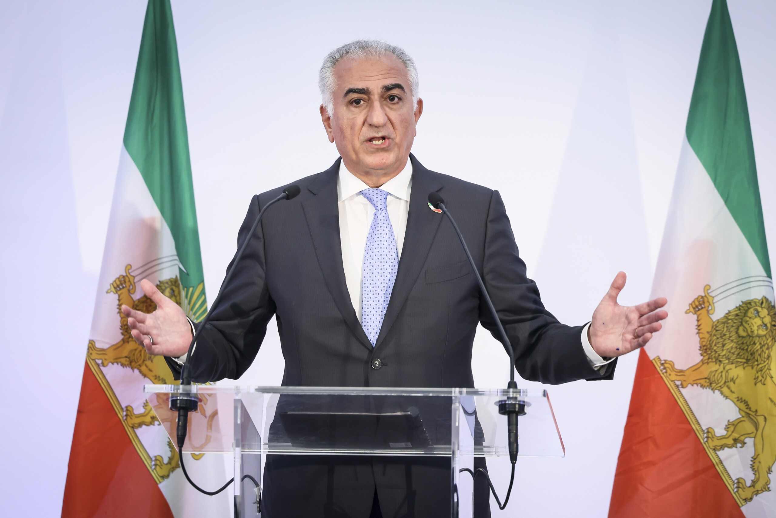 iran the son of the shah pahlavi the regime is collapsing its a chance for real change scaled