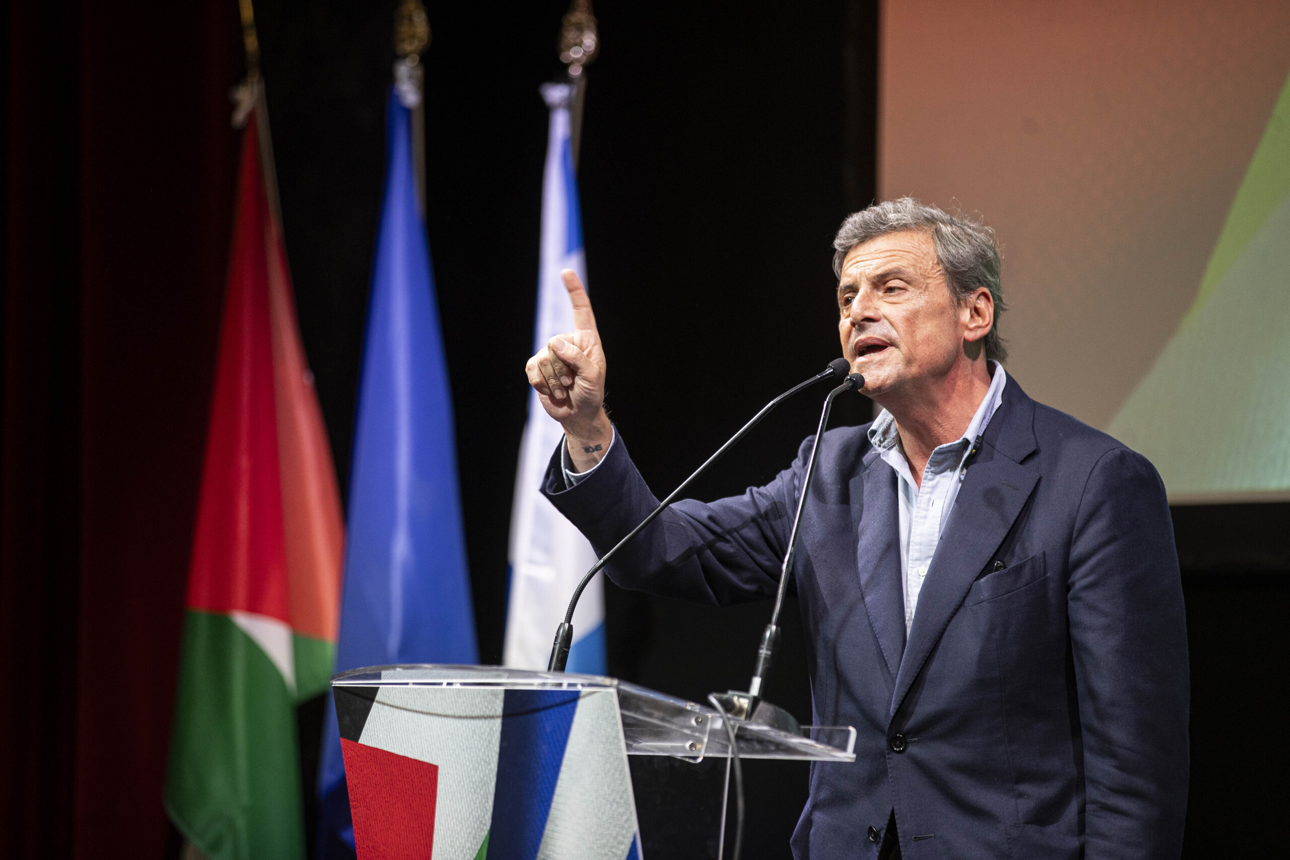 rearmament calenda we will vote yes to increased spending but bipolarism will not hold scaled