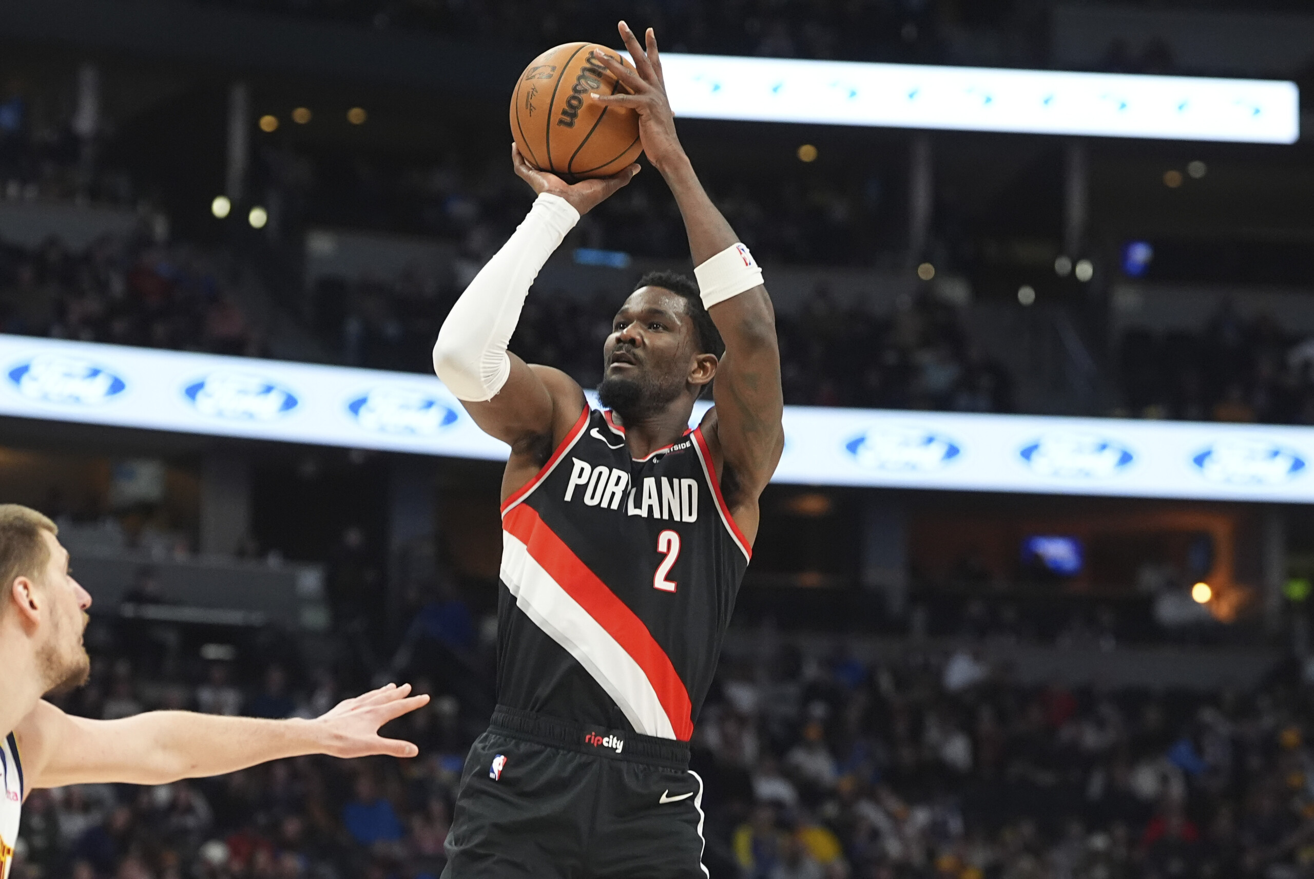 basketball nba ayton is the new center for the lakers two year deal scaled